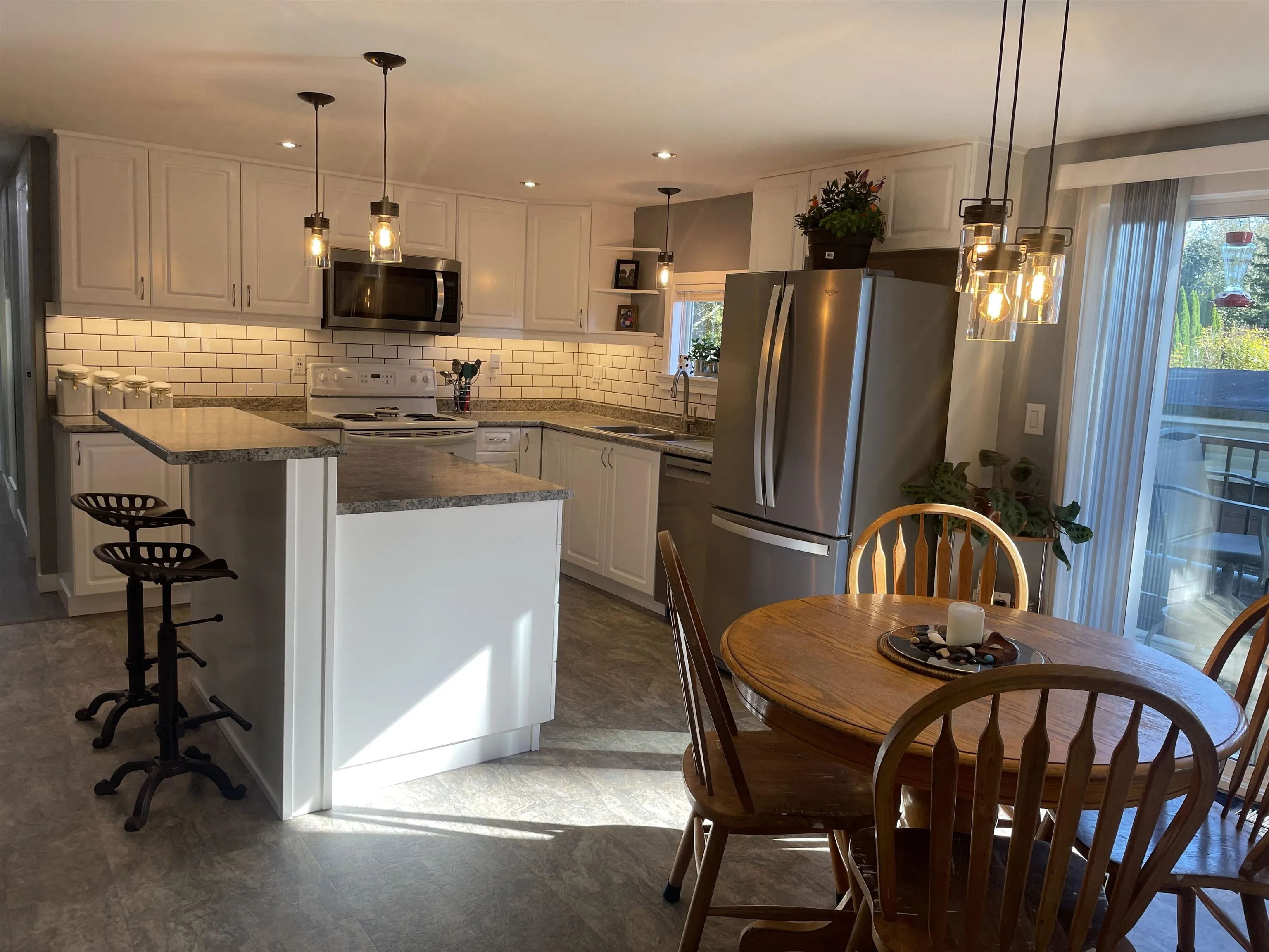 43201 Lougheed Highway #98