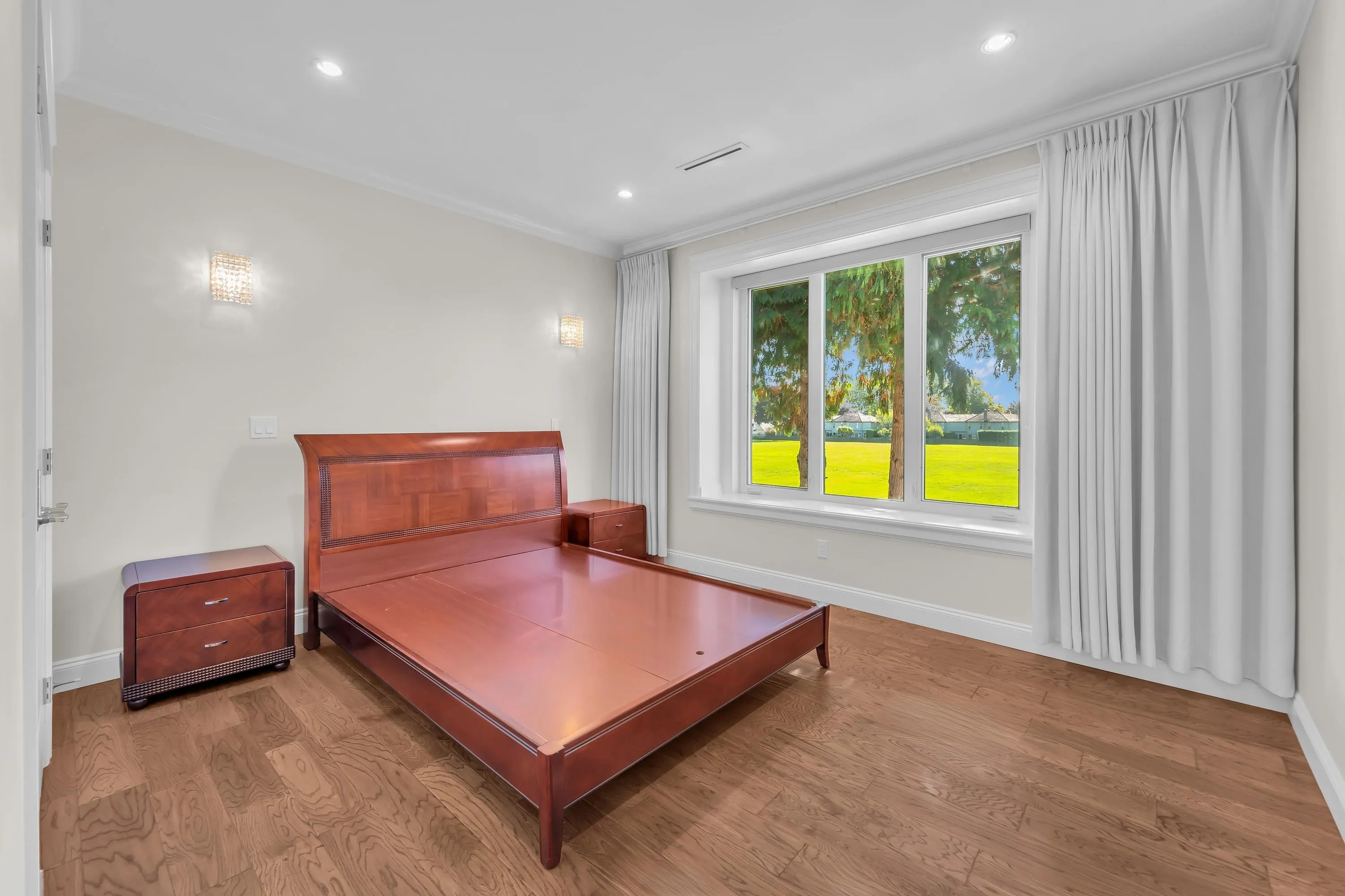 8180 Osgoode Drive