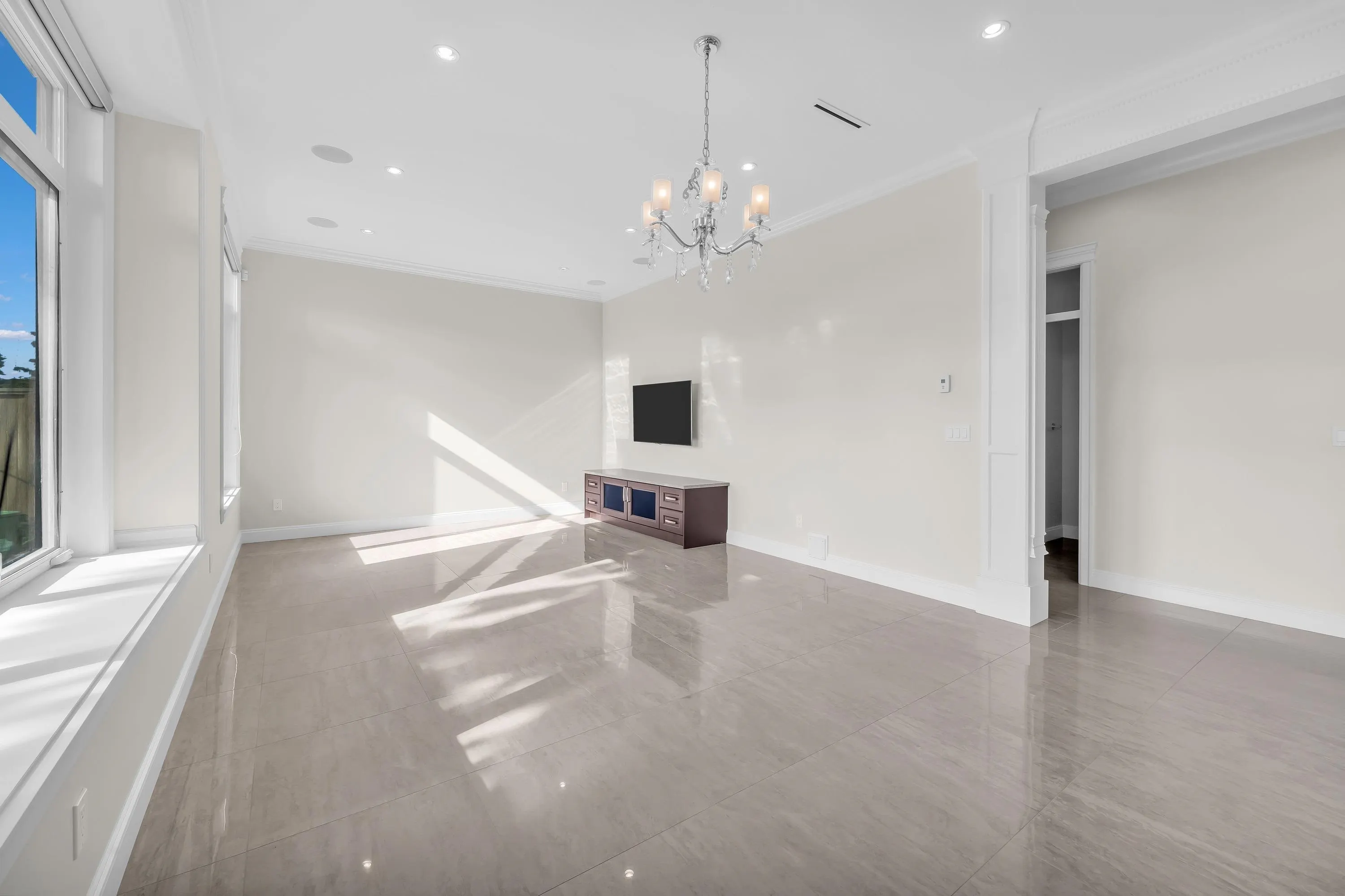 8180 Osgoode Drive