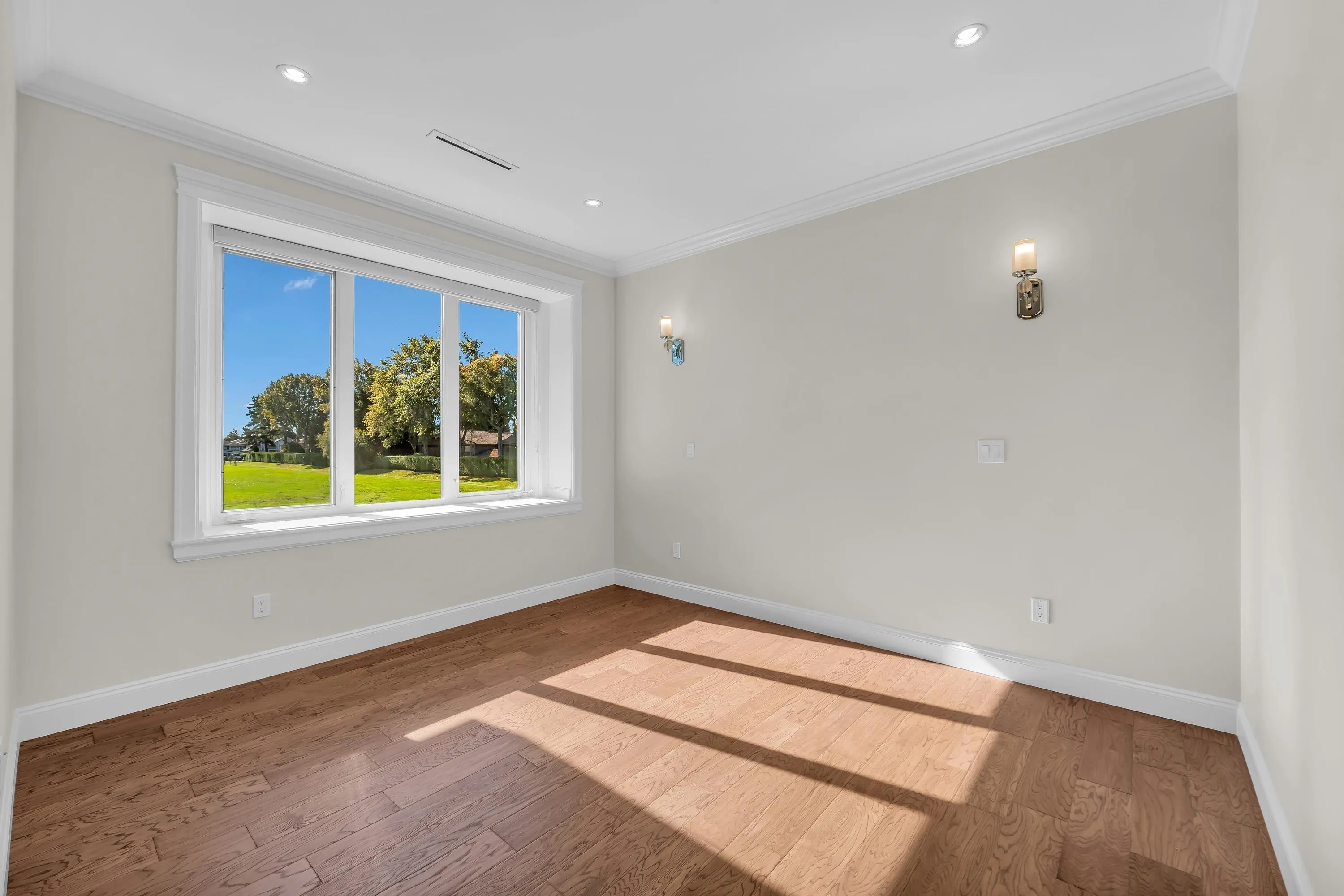 8180 Osgoode Drive