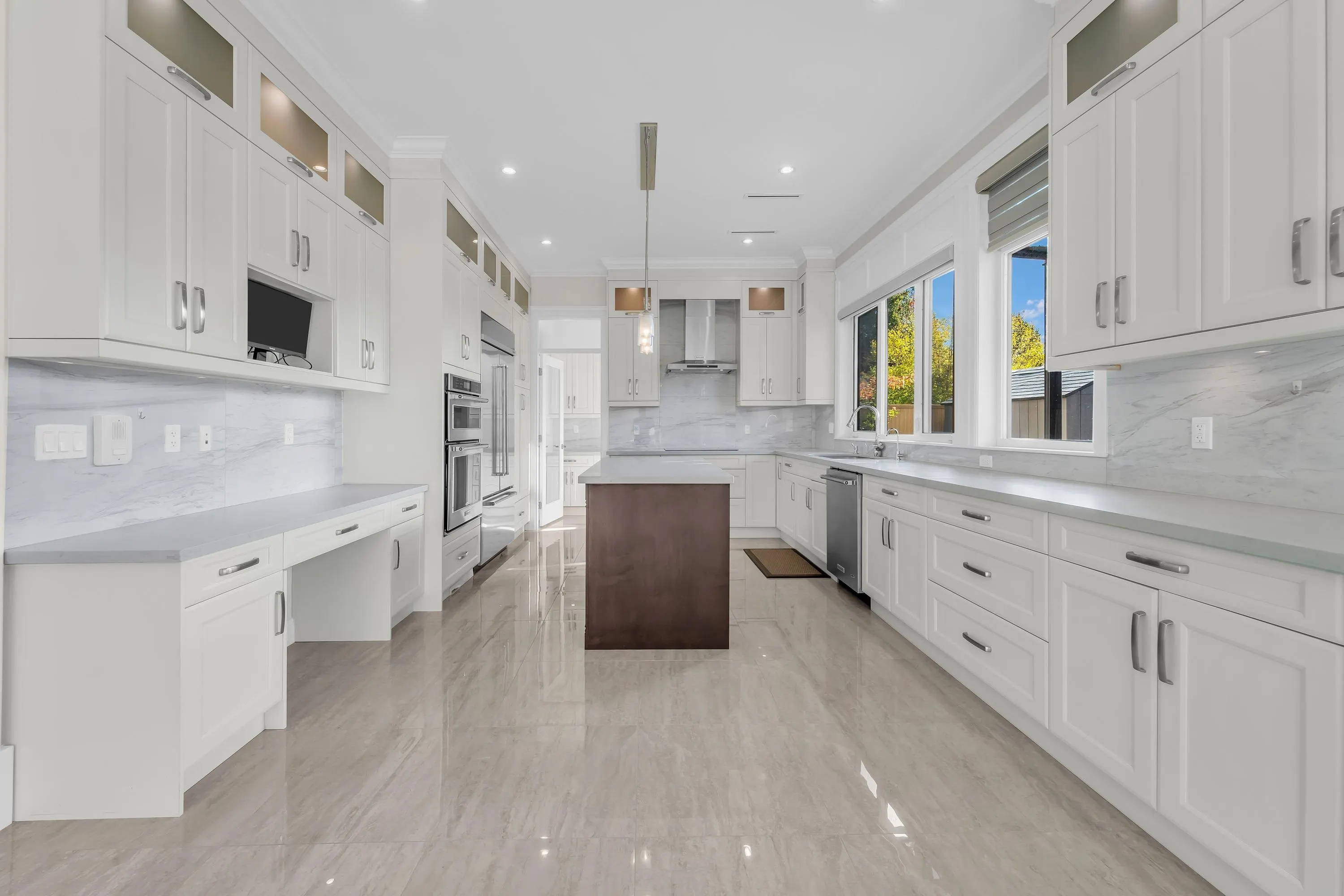 8180 Osgoode Drive