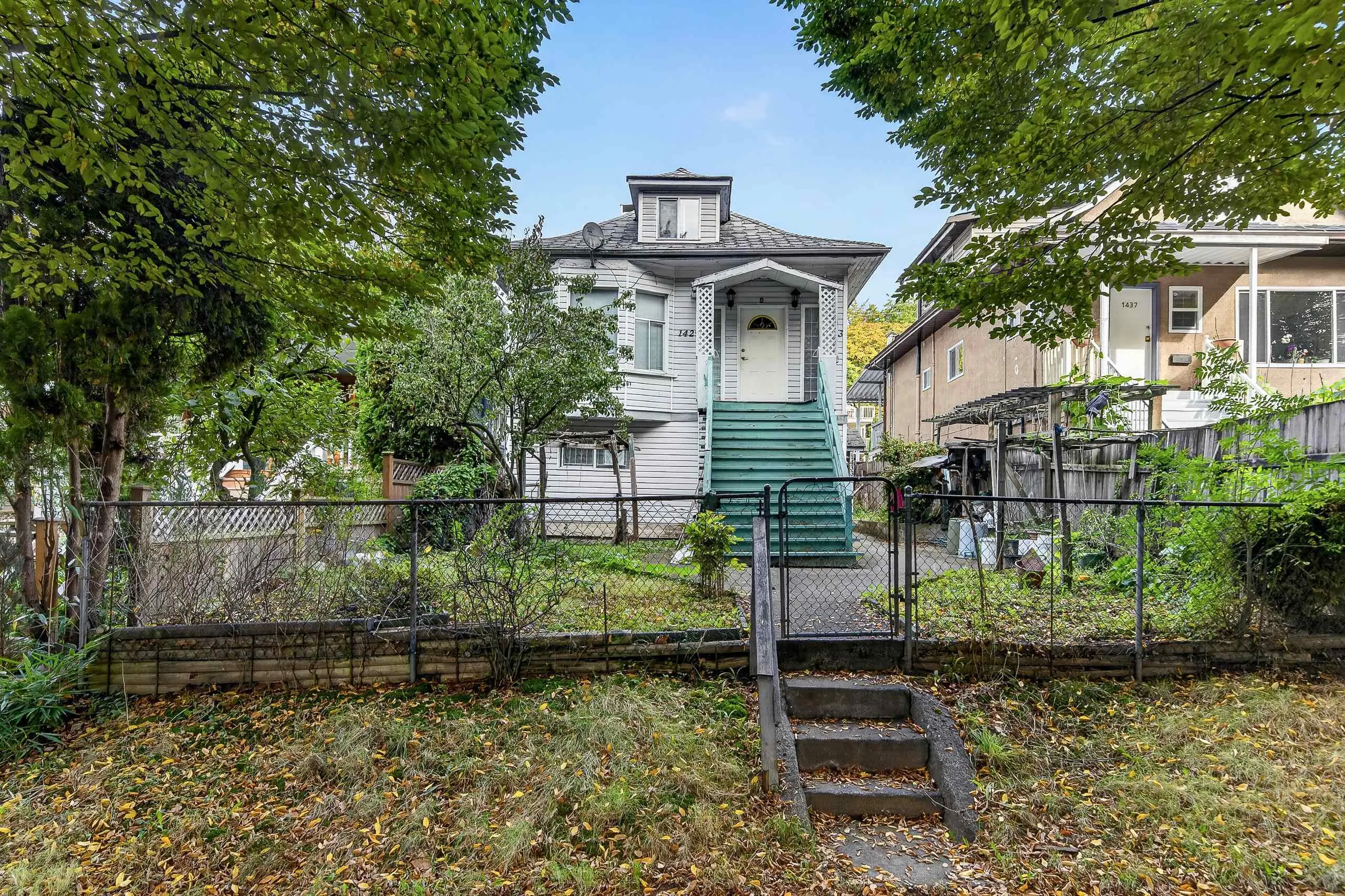 1429 E 11 Avenue
