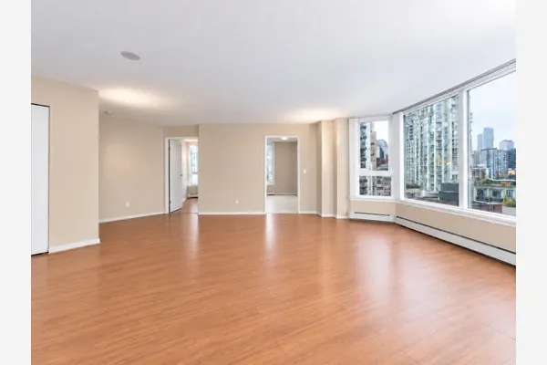 388 Drake Street #1206