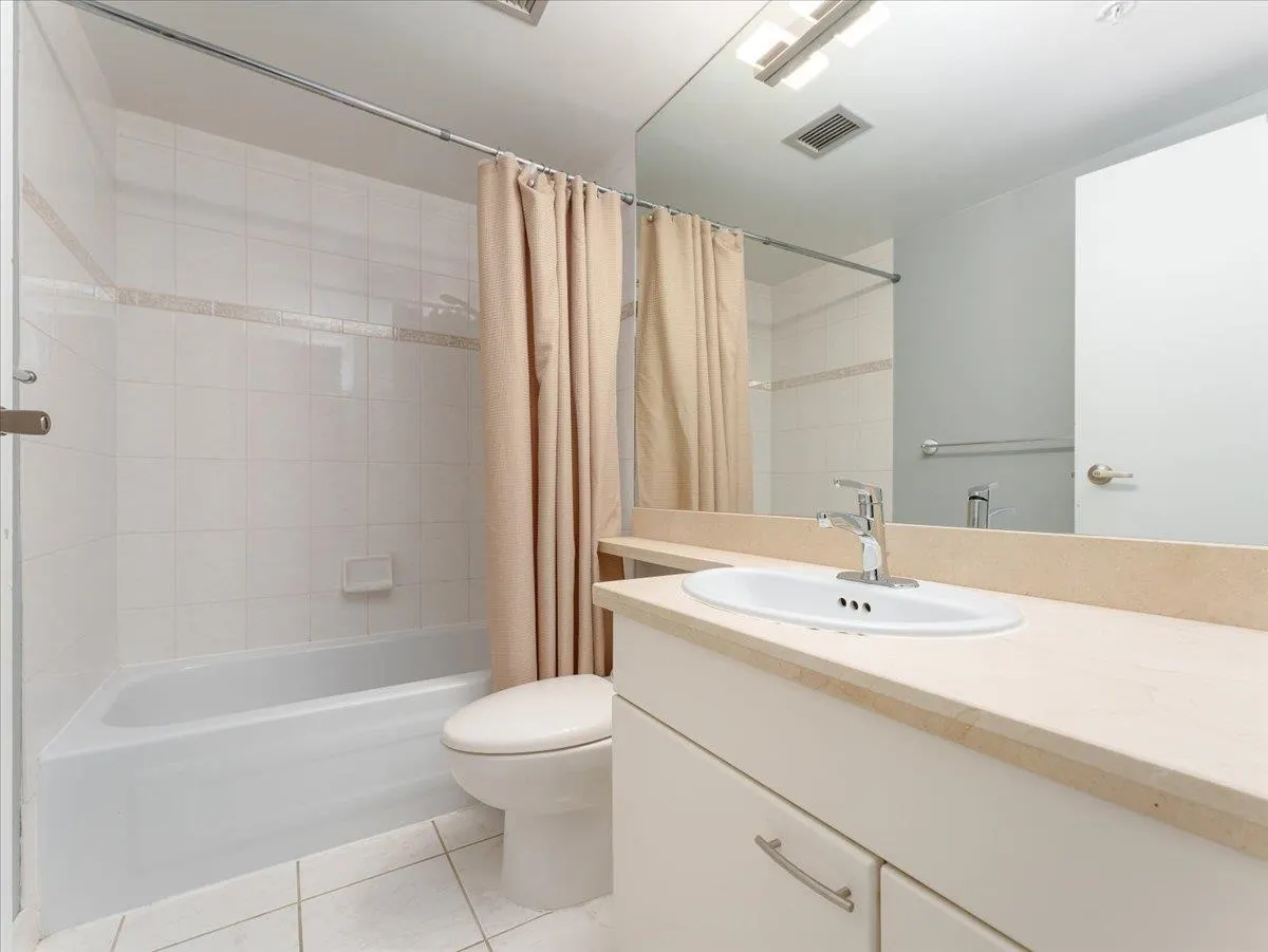 388 Drake Street #1206