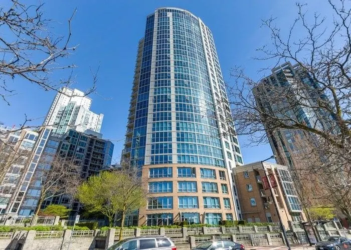 388 Drake Street #1206