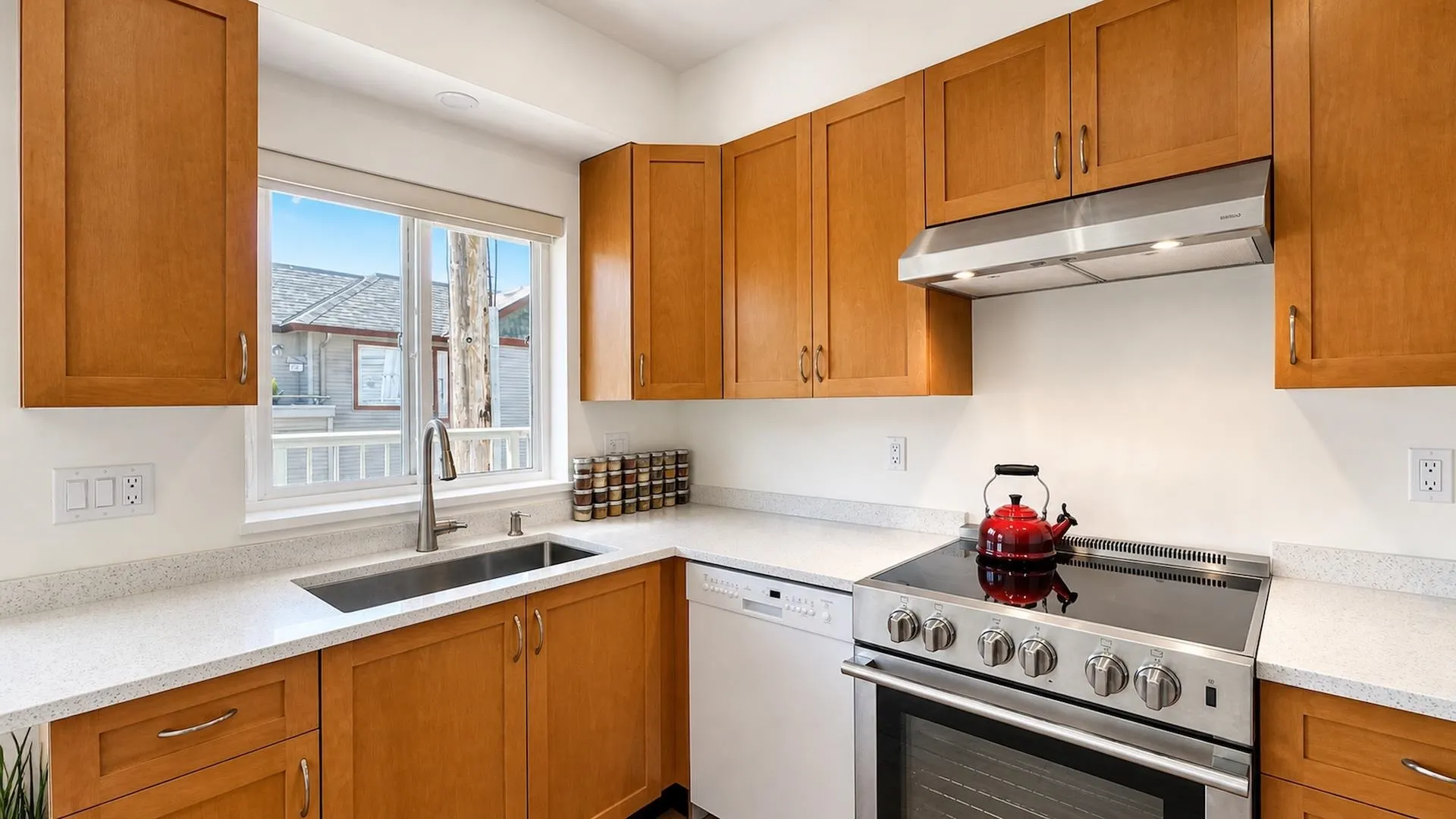 915 Tobruck Avenue #13