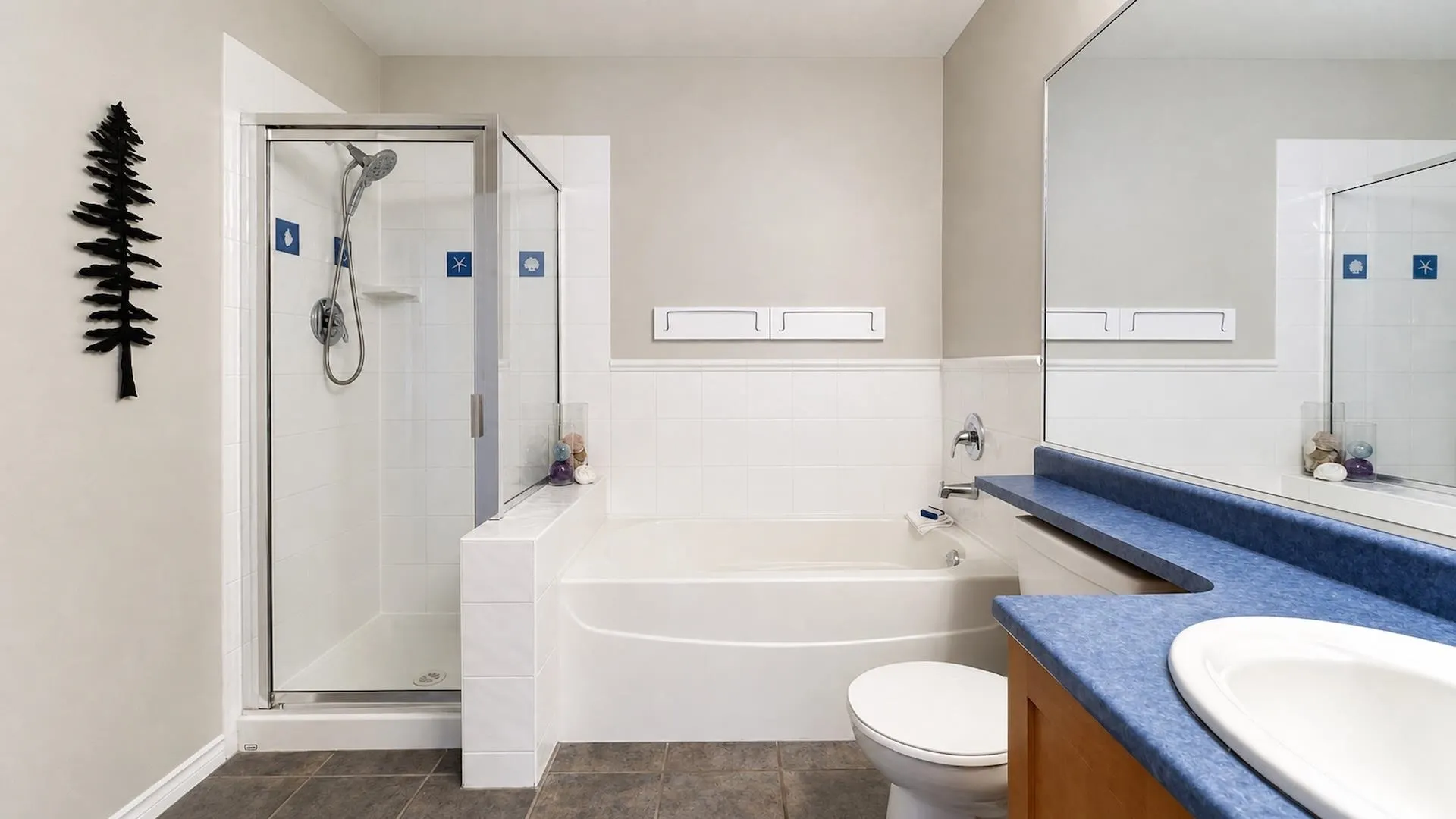 915 Tobruck Avenue #13