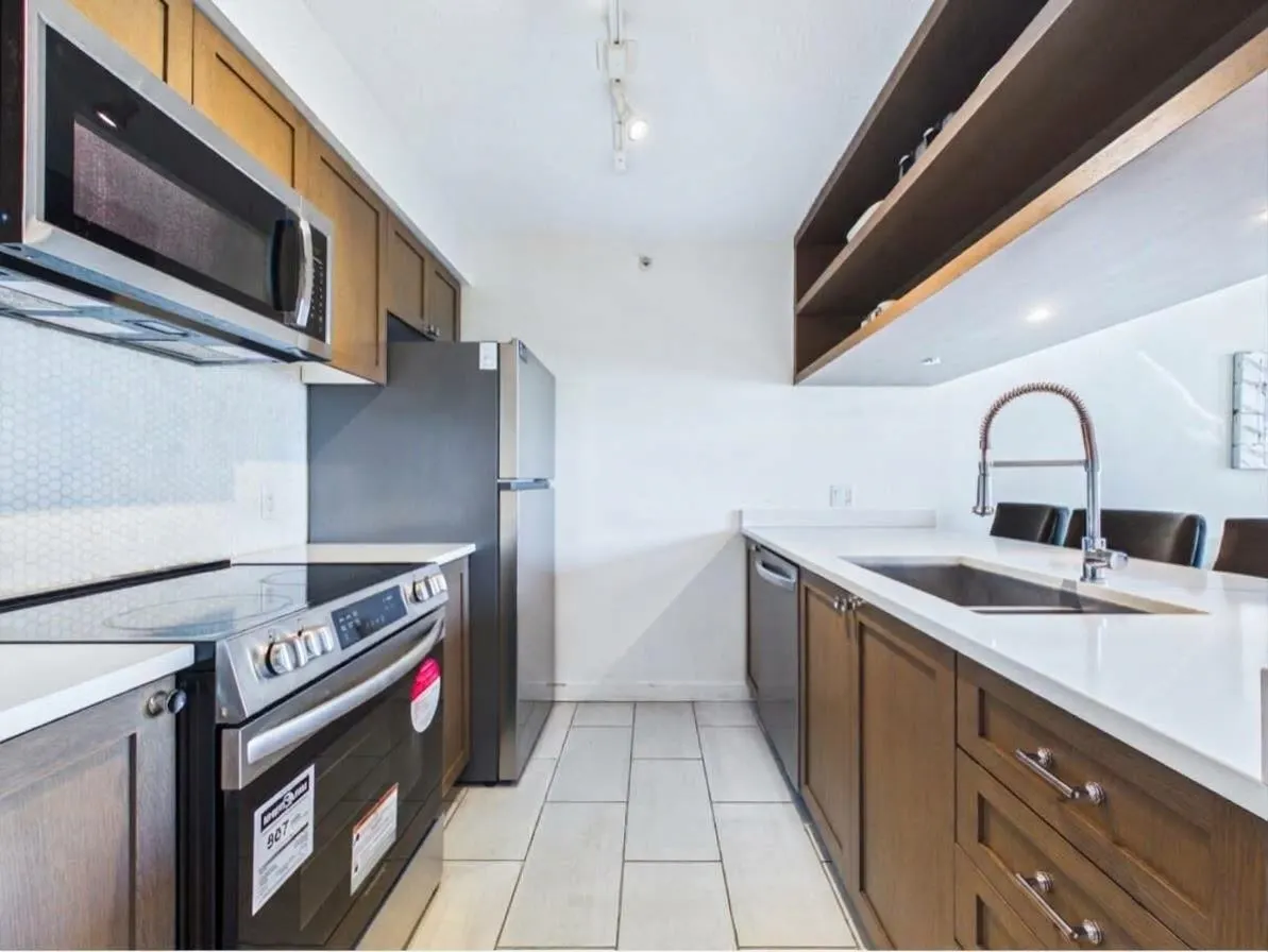 1288 W Georgia Street #1303