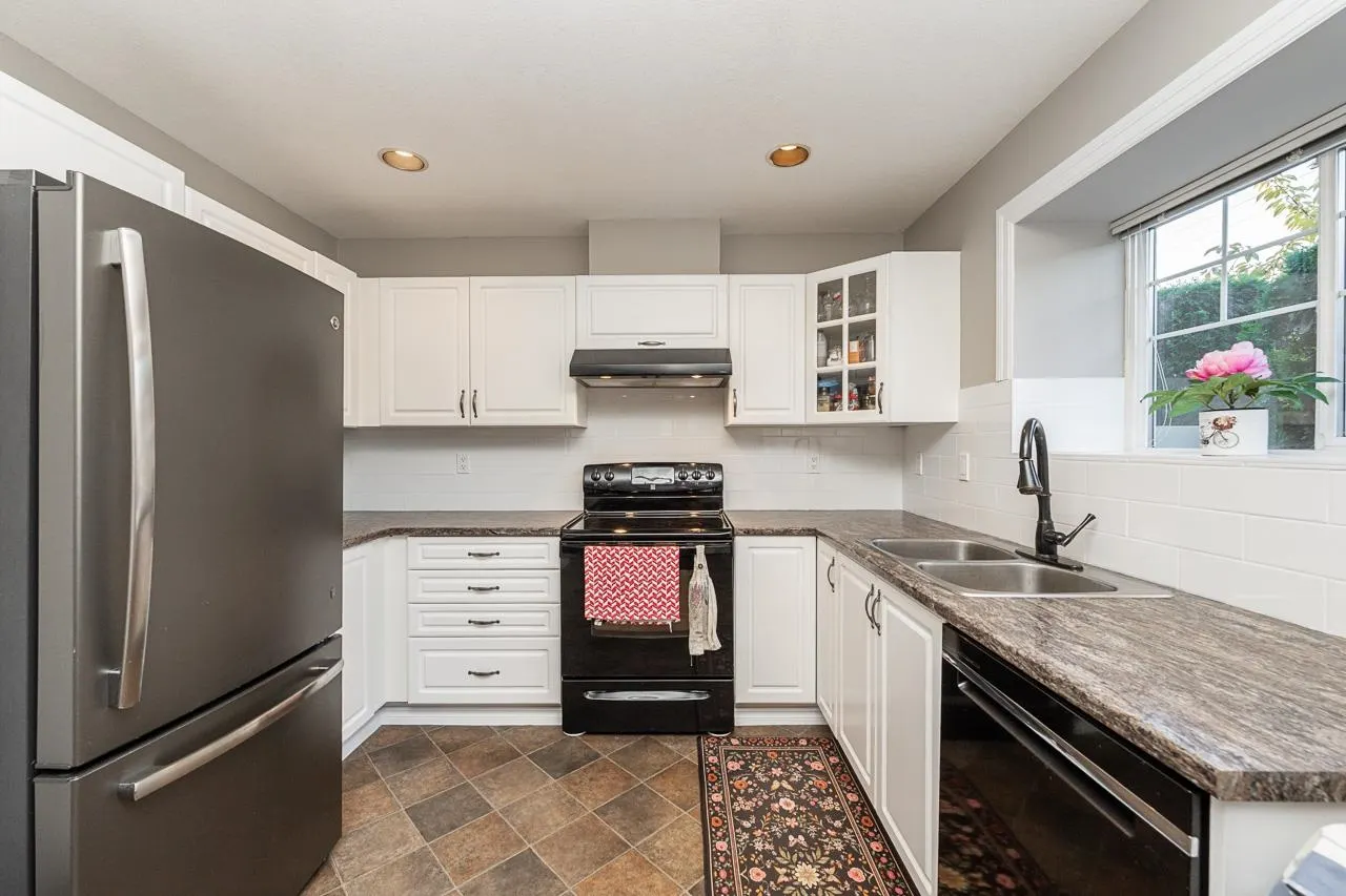 23085 118 Avenue #43