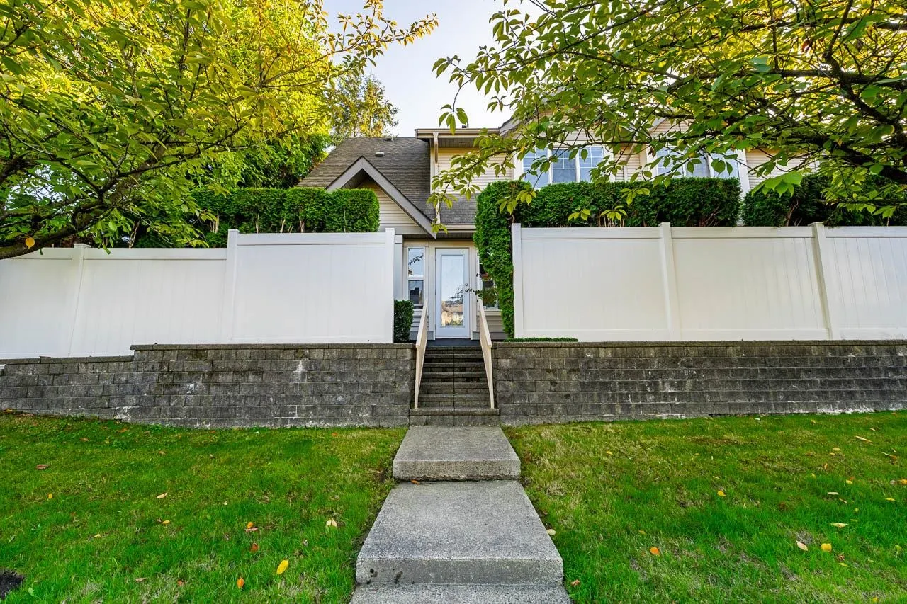 23085 118 Avenue #43