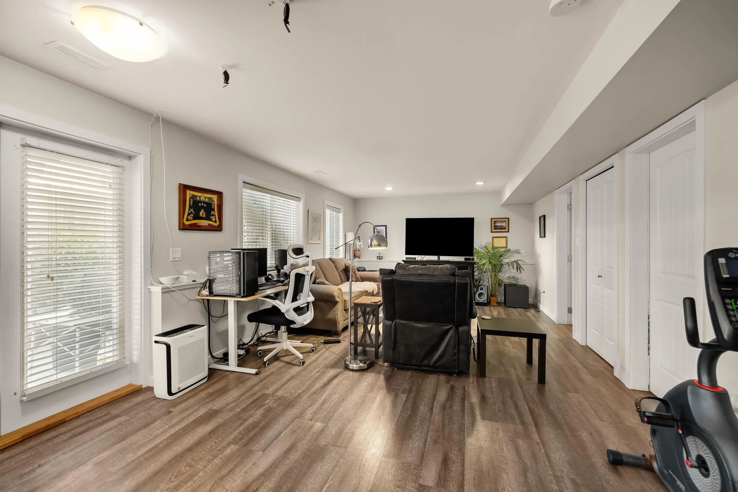 6155 Rexford Drive