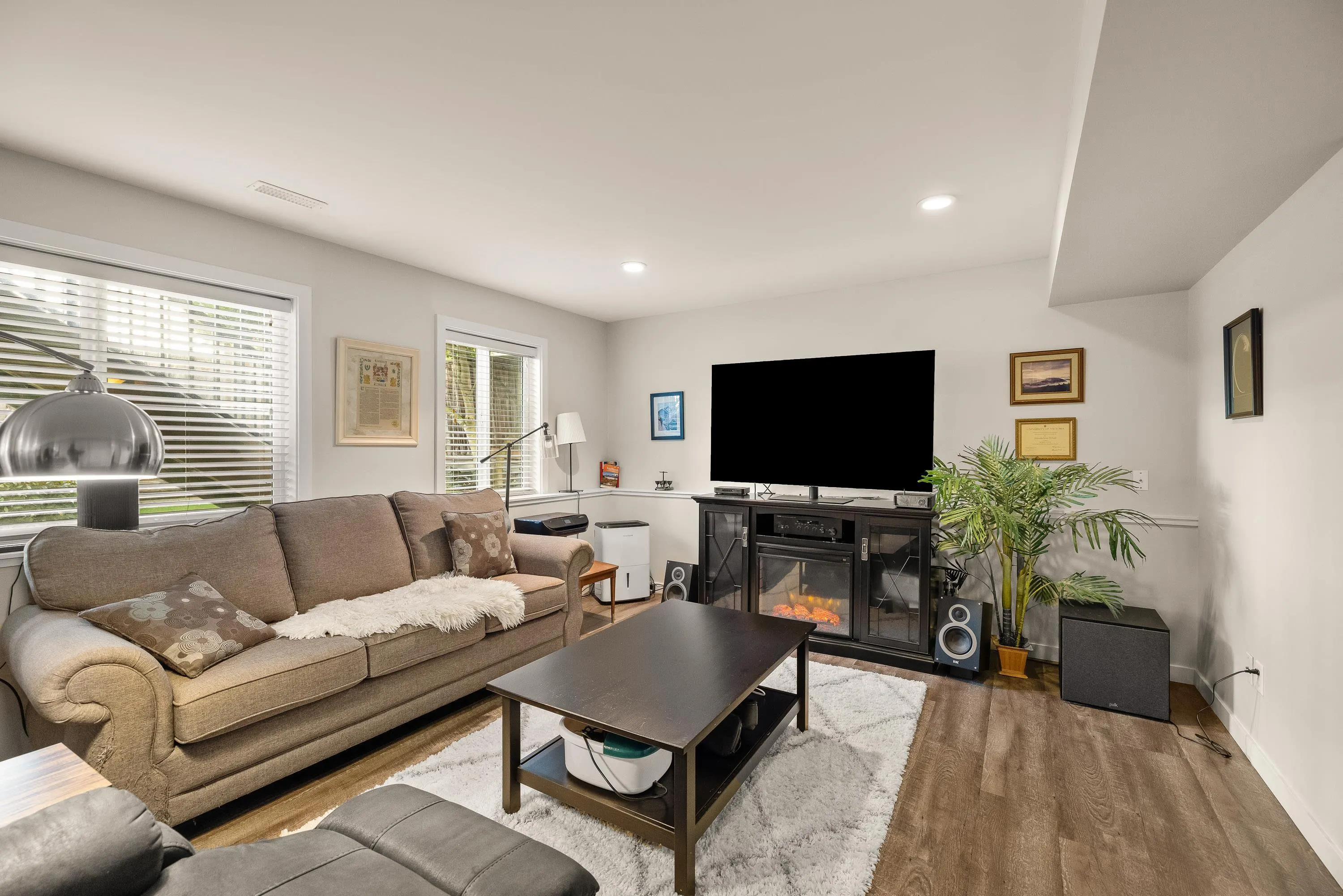 6155 Rexford Drive