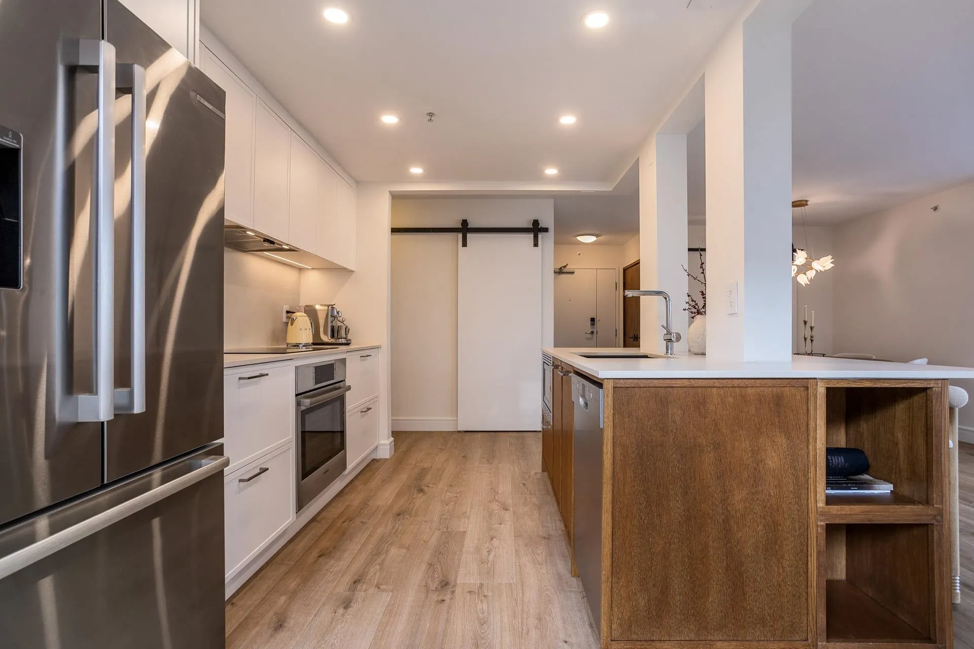 1201 Marinaside Crescent #507