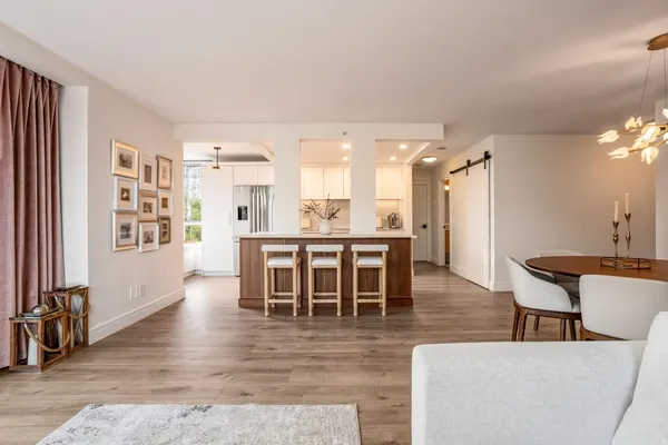 1201 Marinaside Crescent #507