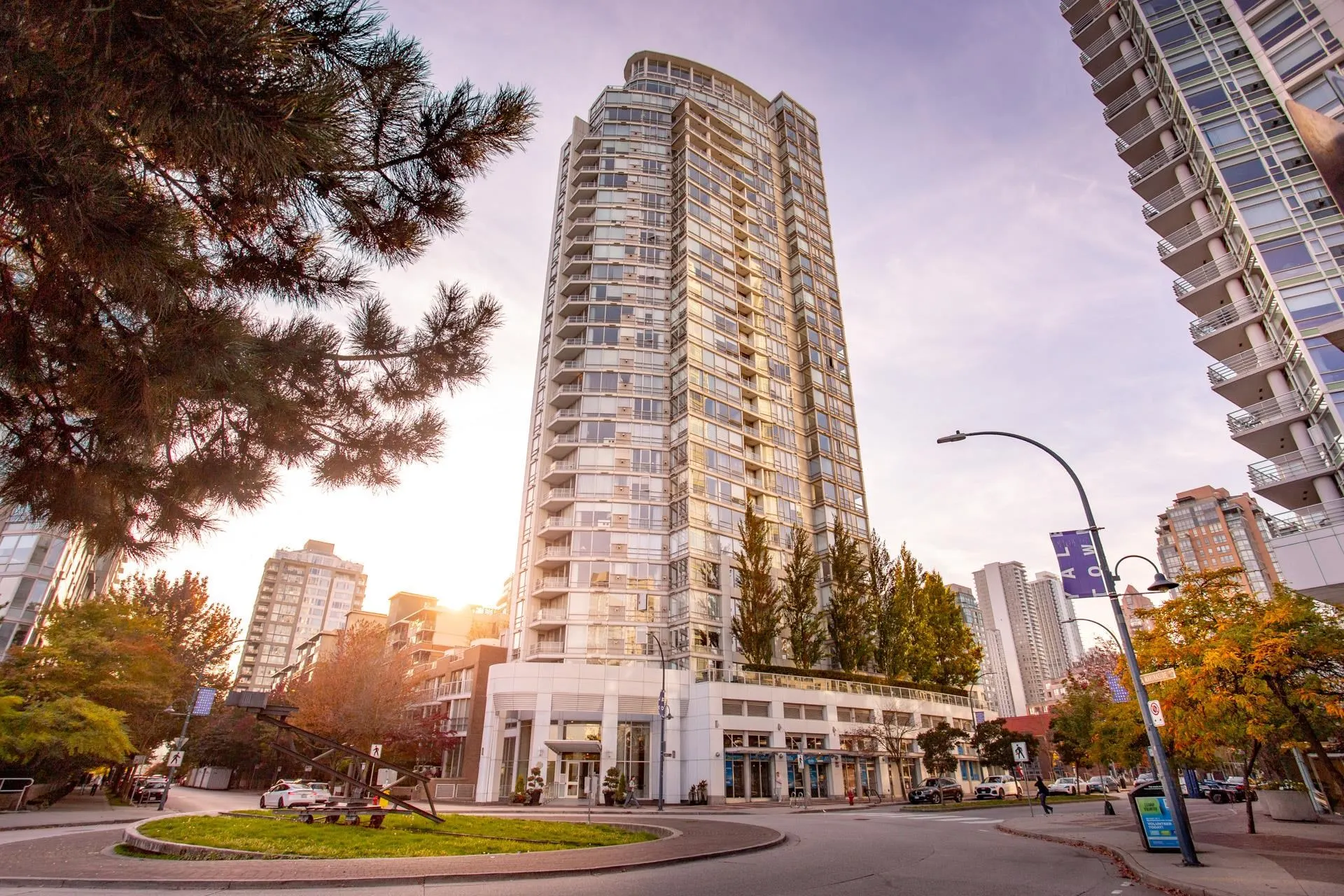 1201 Marinaside Crescent #507