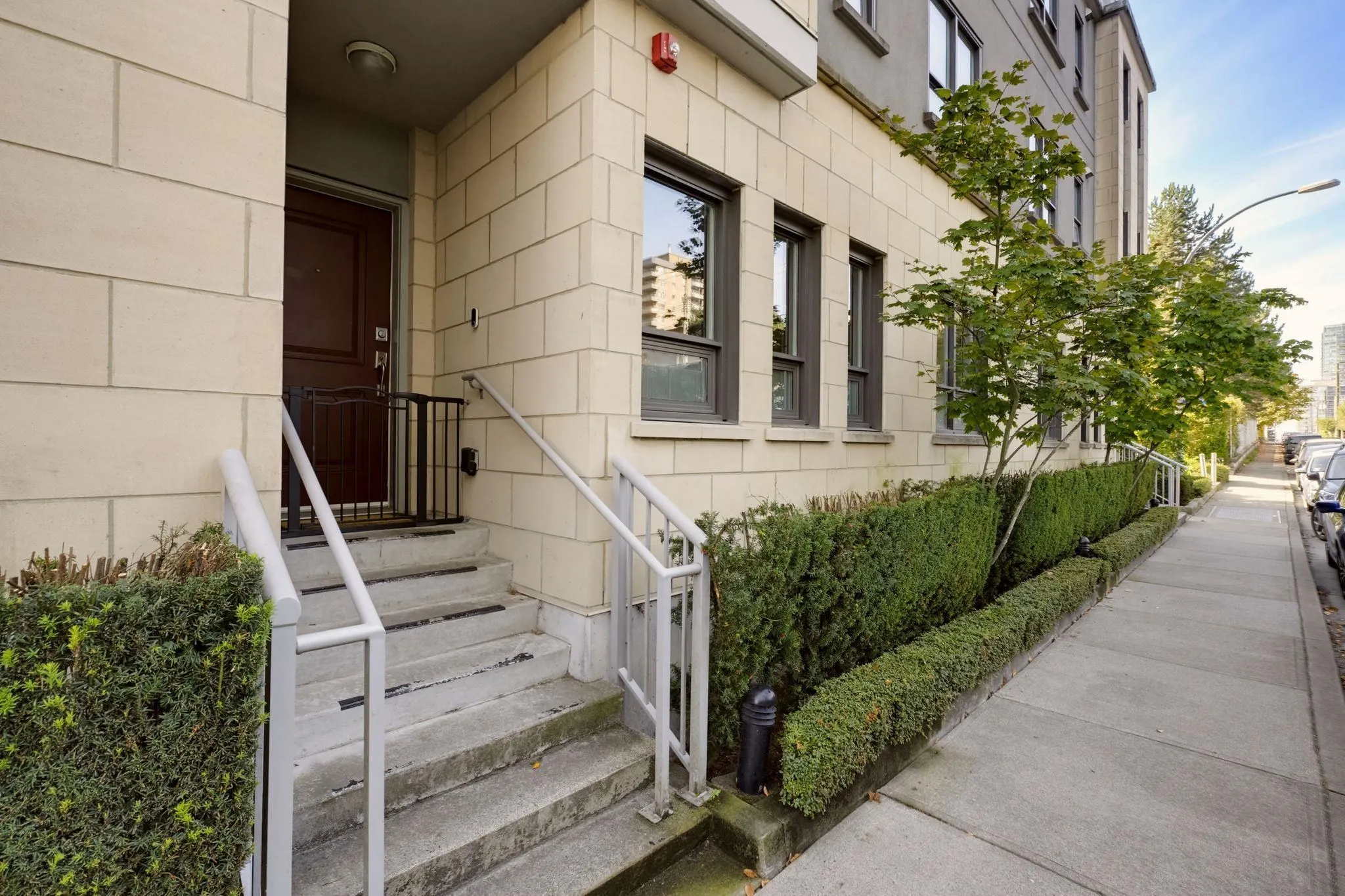 125 Columbia Street #TH7