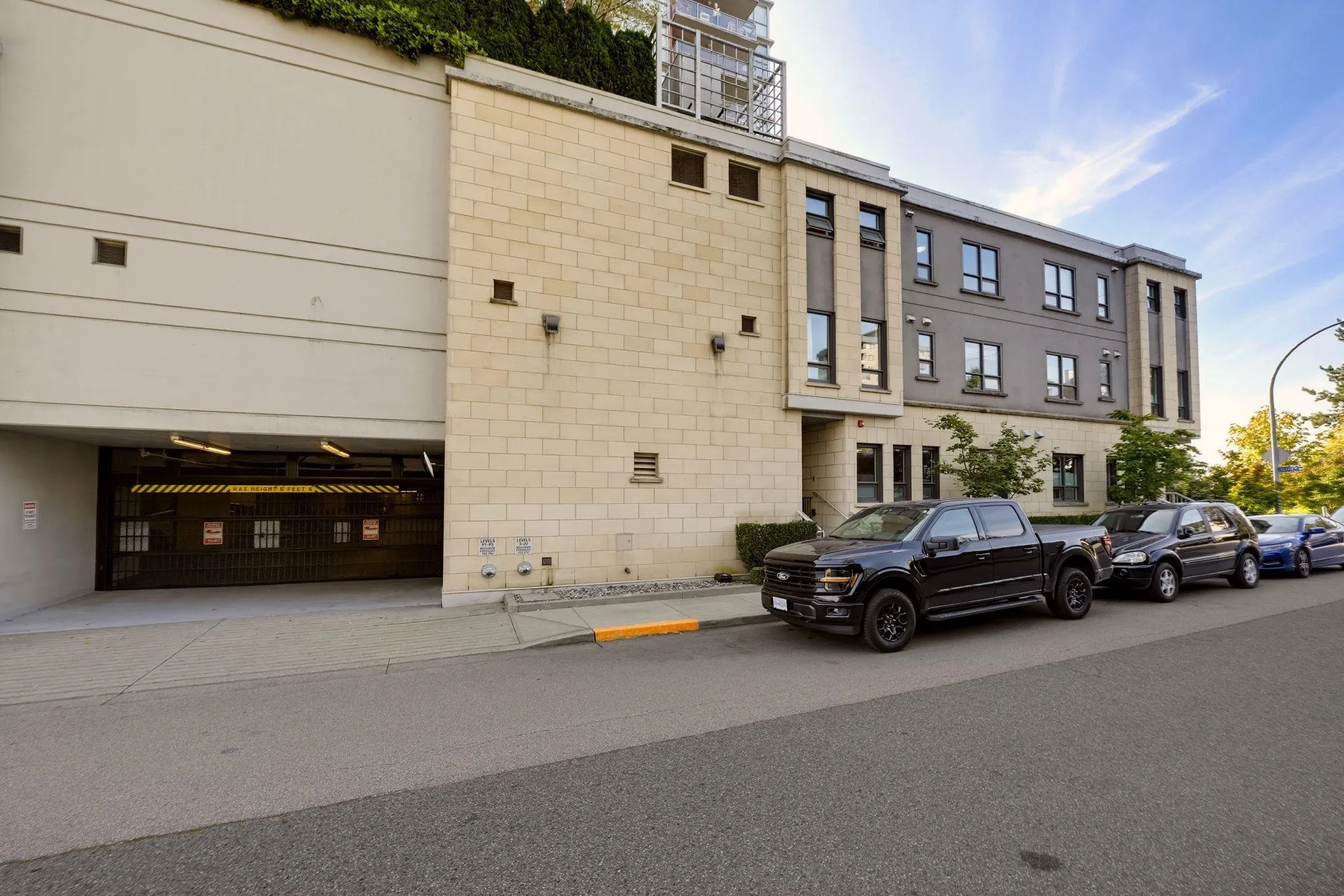 125 Columbia Street #TH7