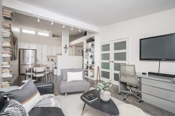 2333 Triumph Street #408