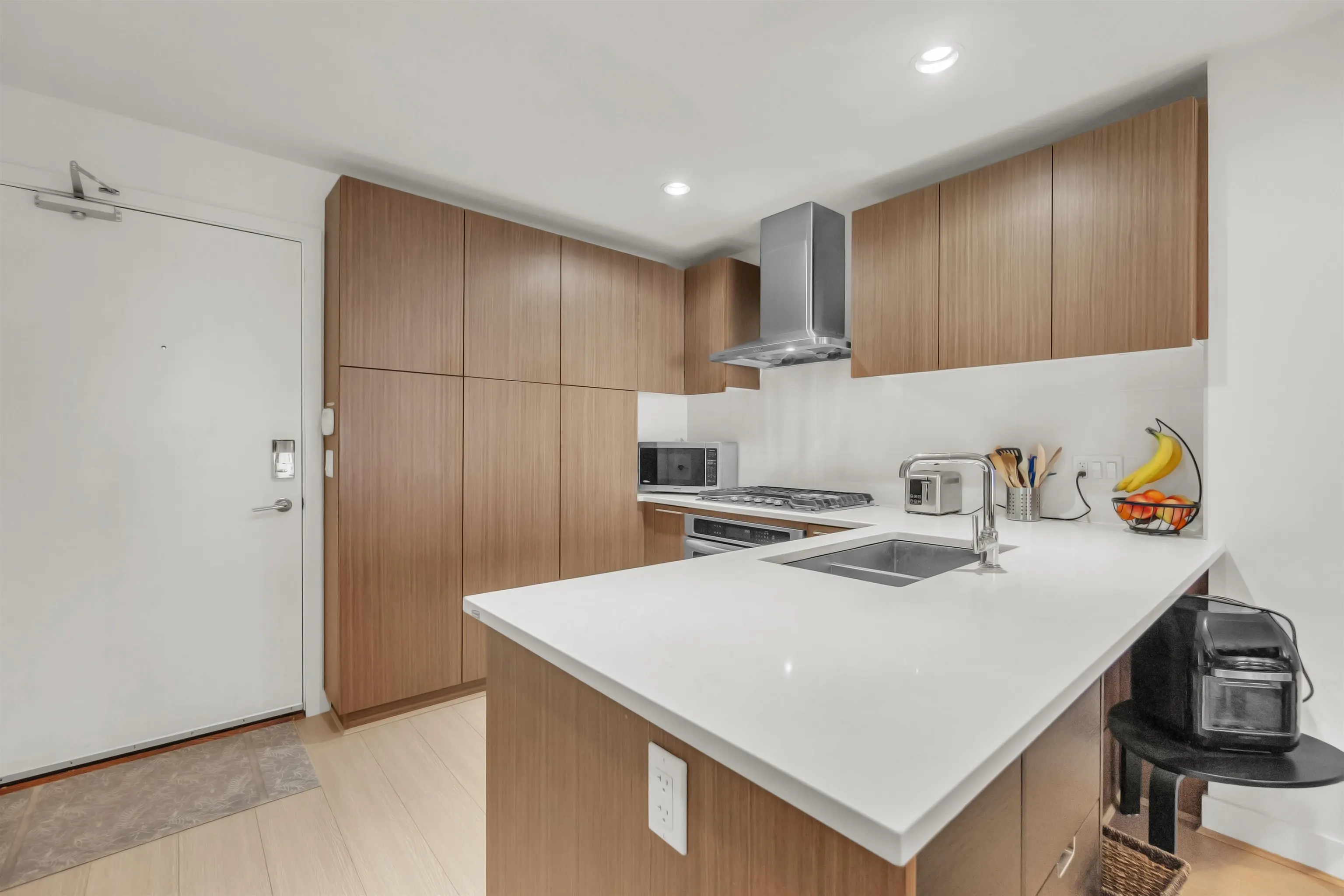 6033 Gray Avenue #609