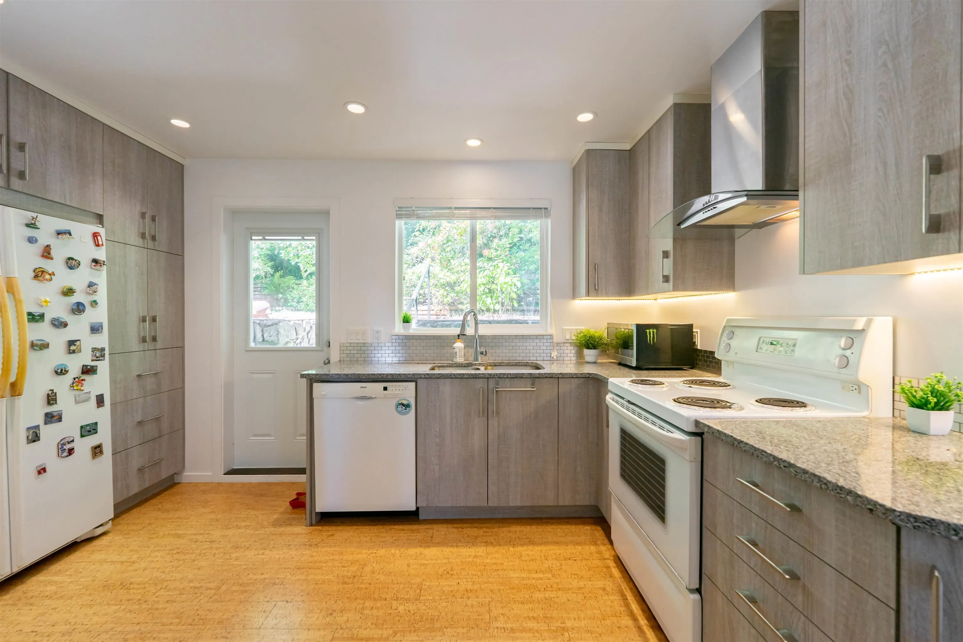3341 Marine Drive