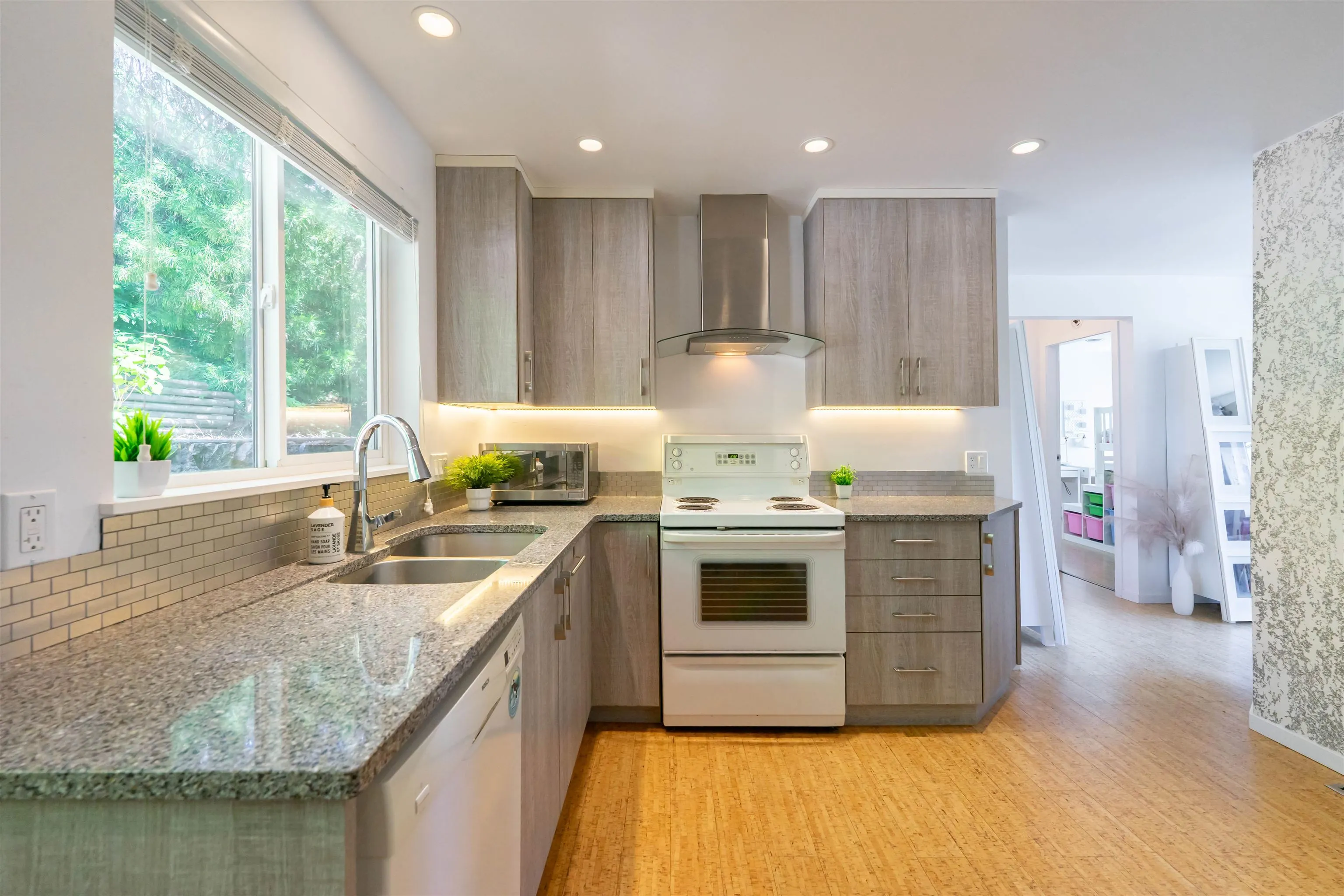 3341 Marine Drive