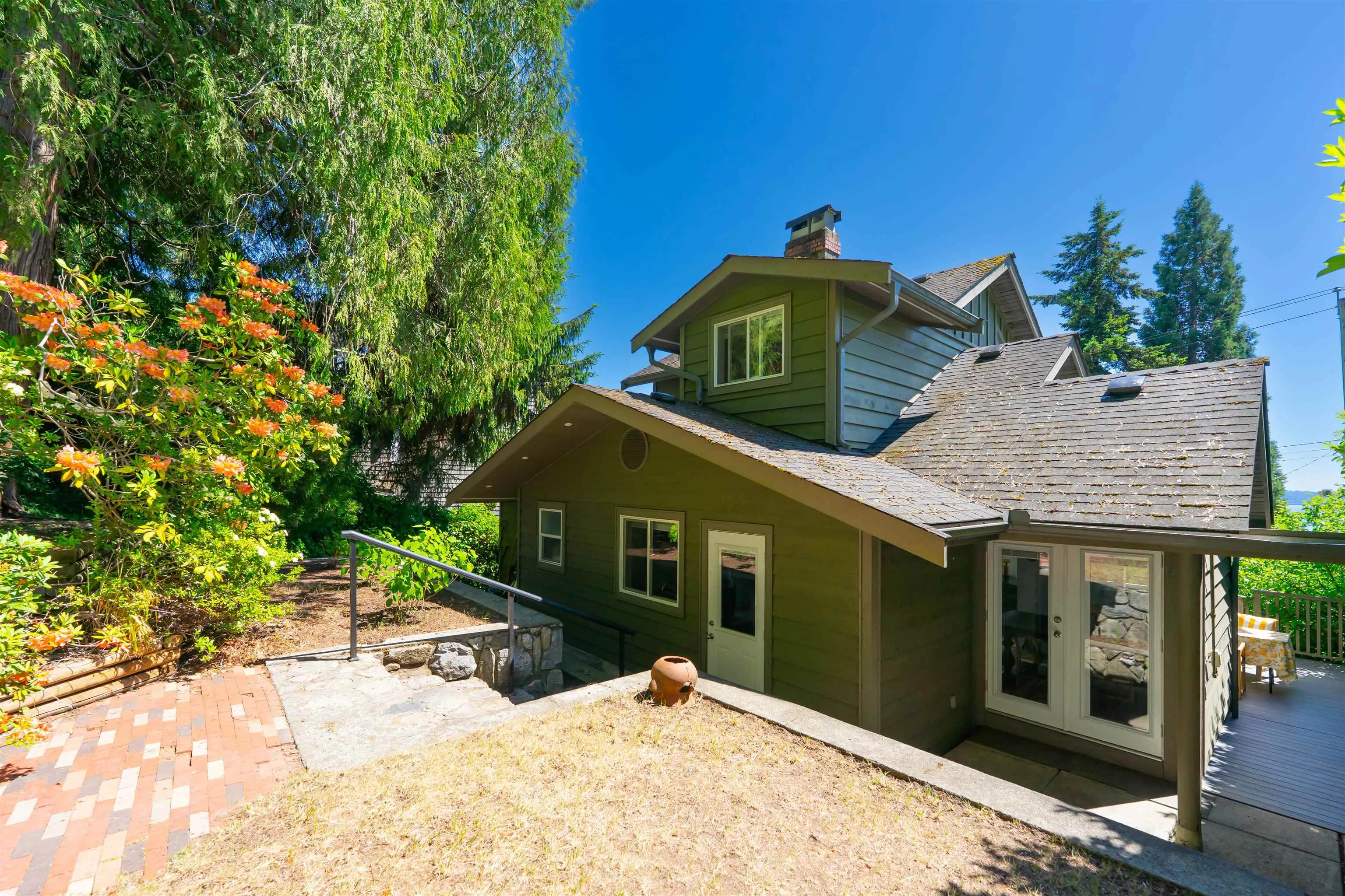 3341 Marine Drive