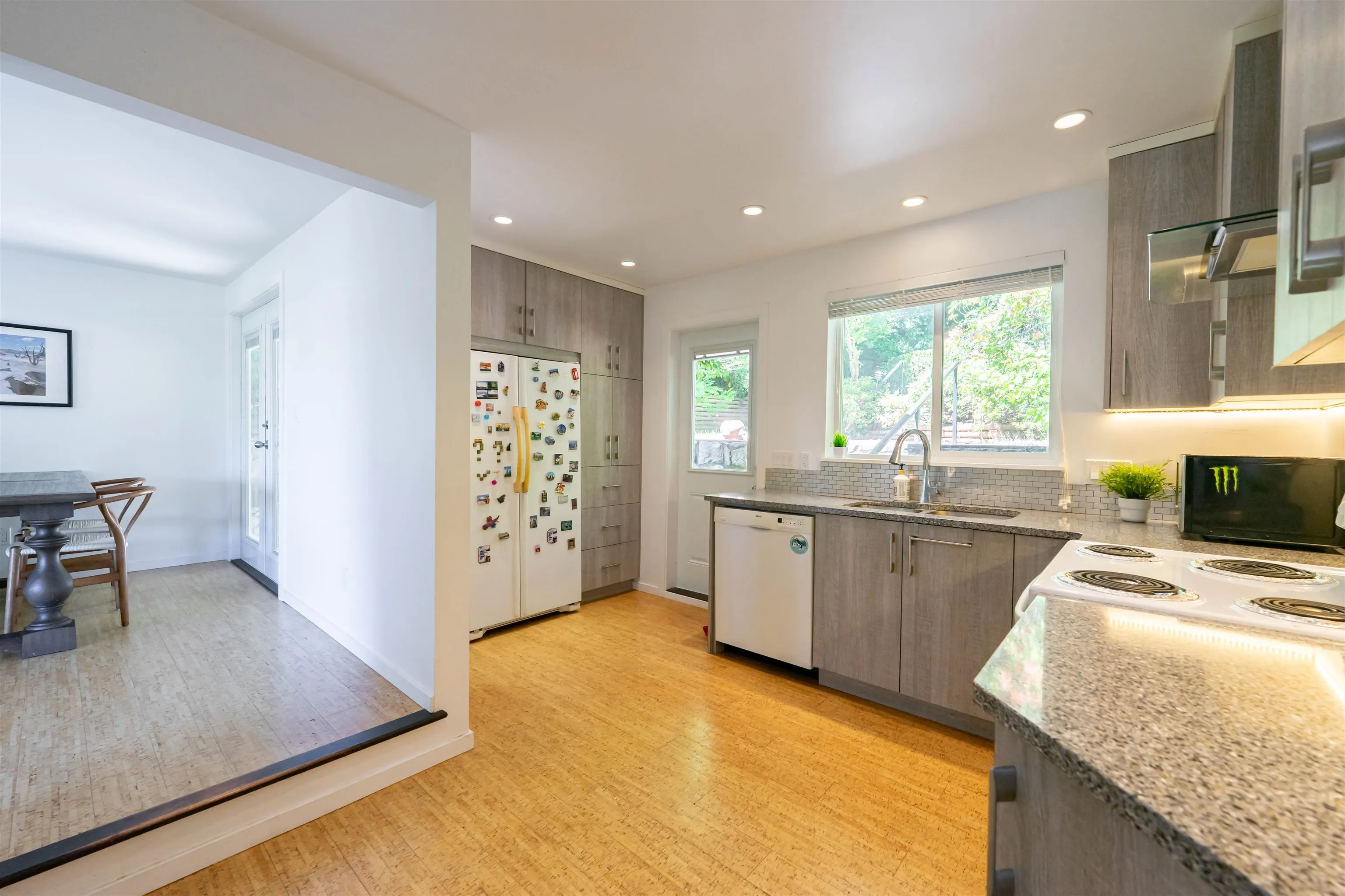 3341 Marine Drive