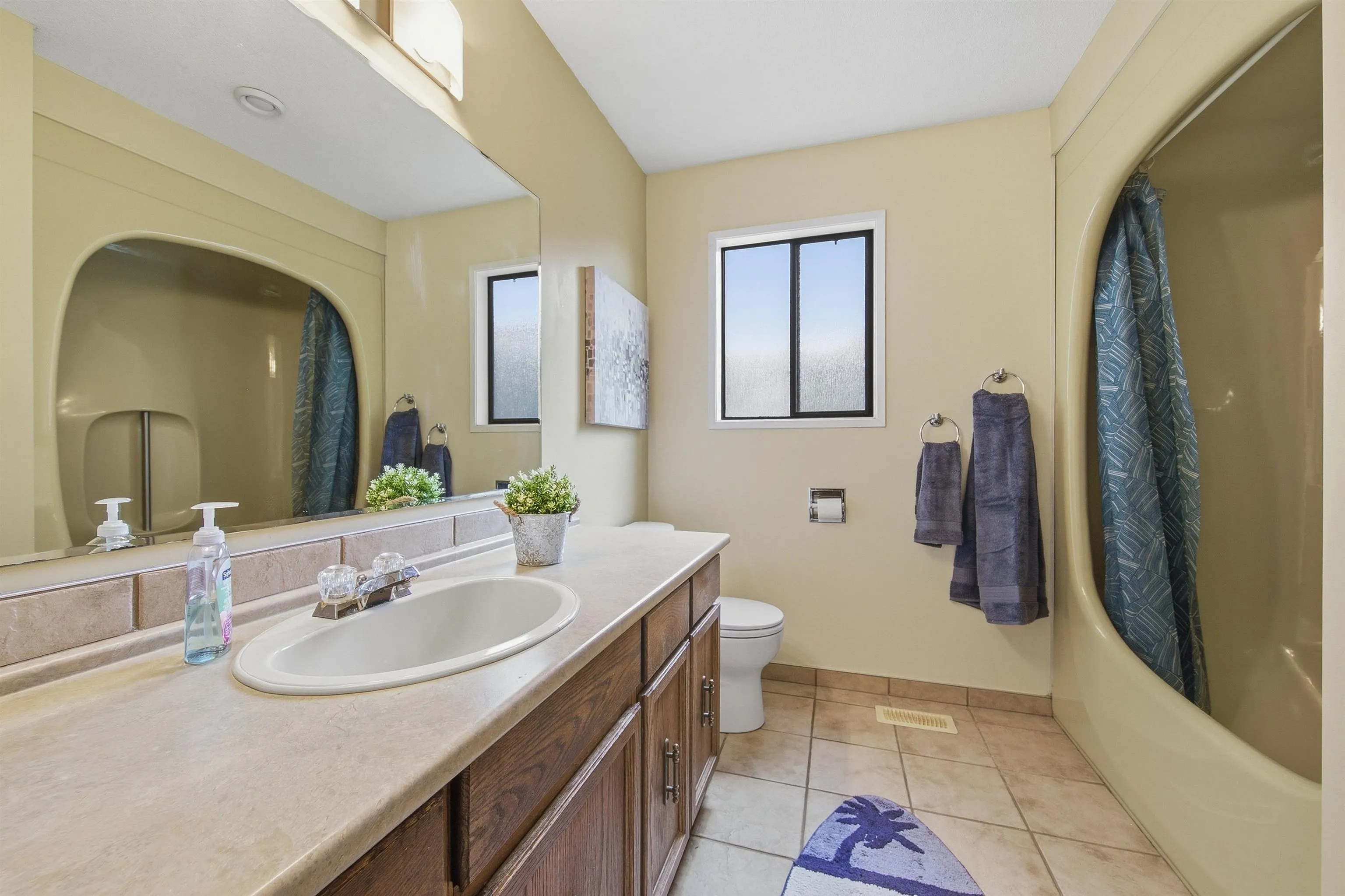 1215 Cypress Place