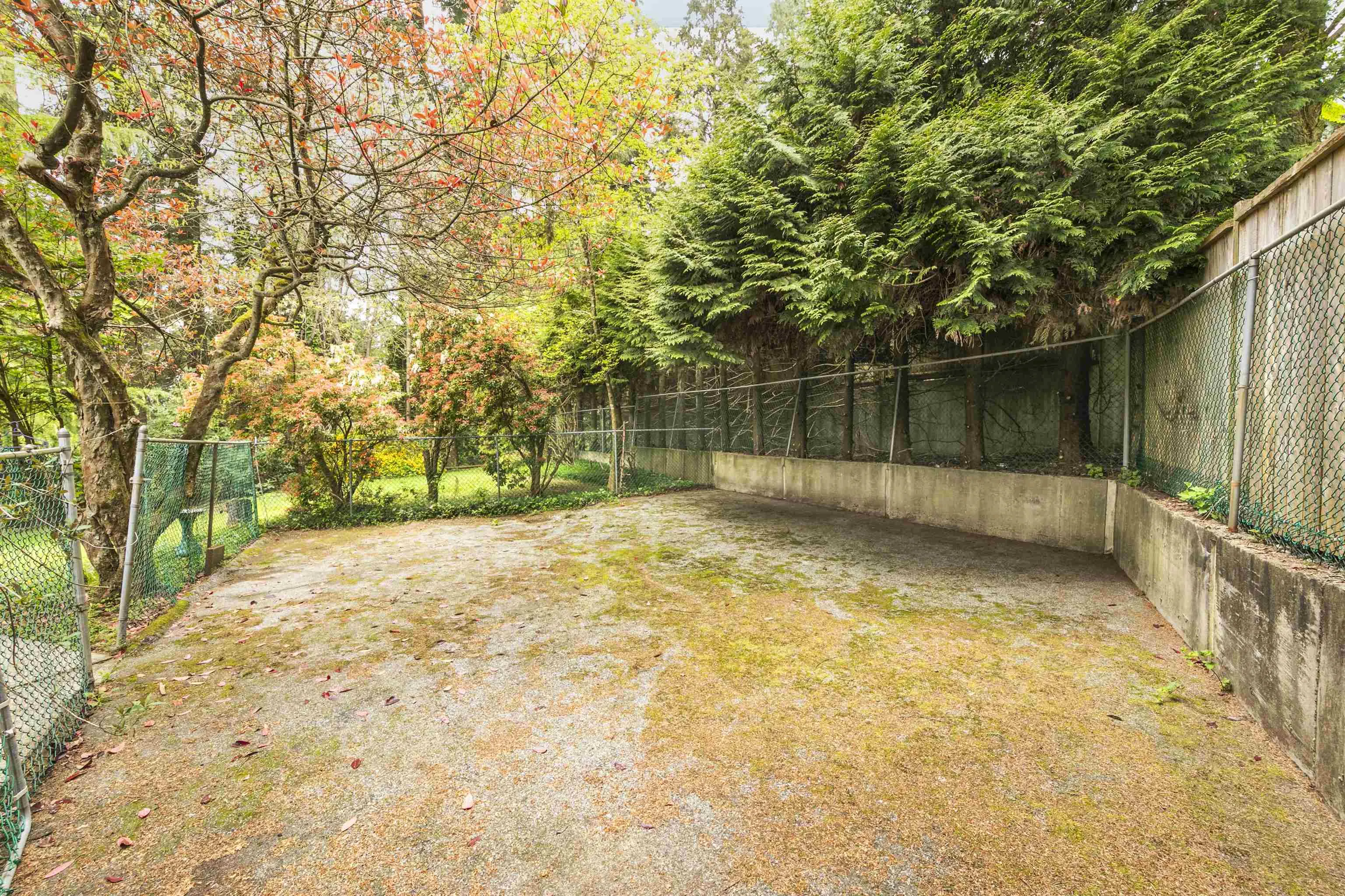 1215 Cypress Place