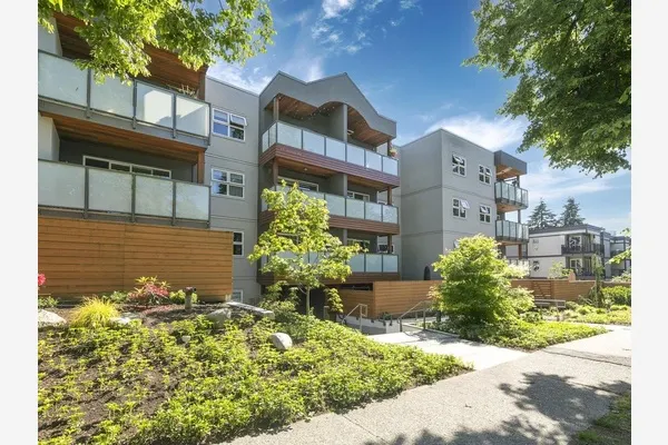 570 E 8th Avenue #403