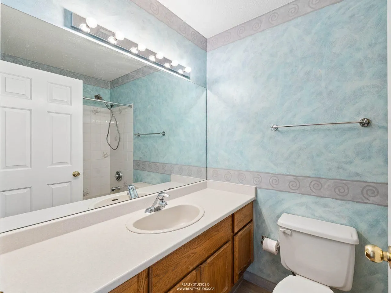 1328 Brunette Avenue #9