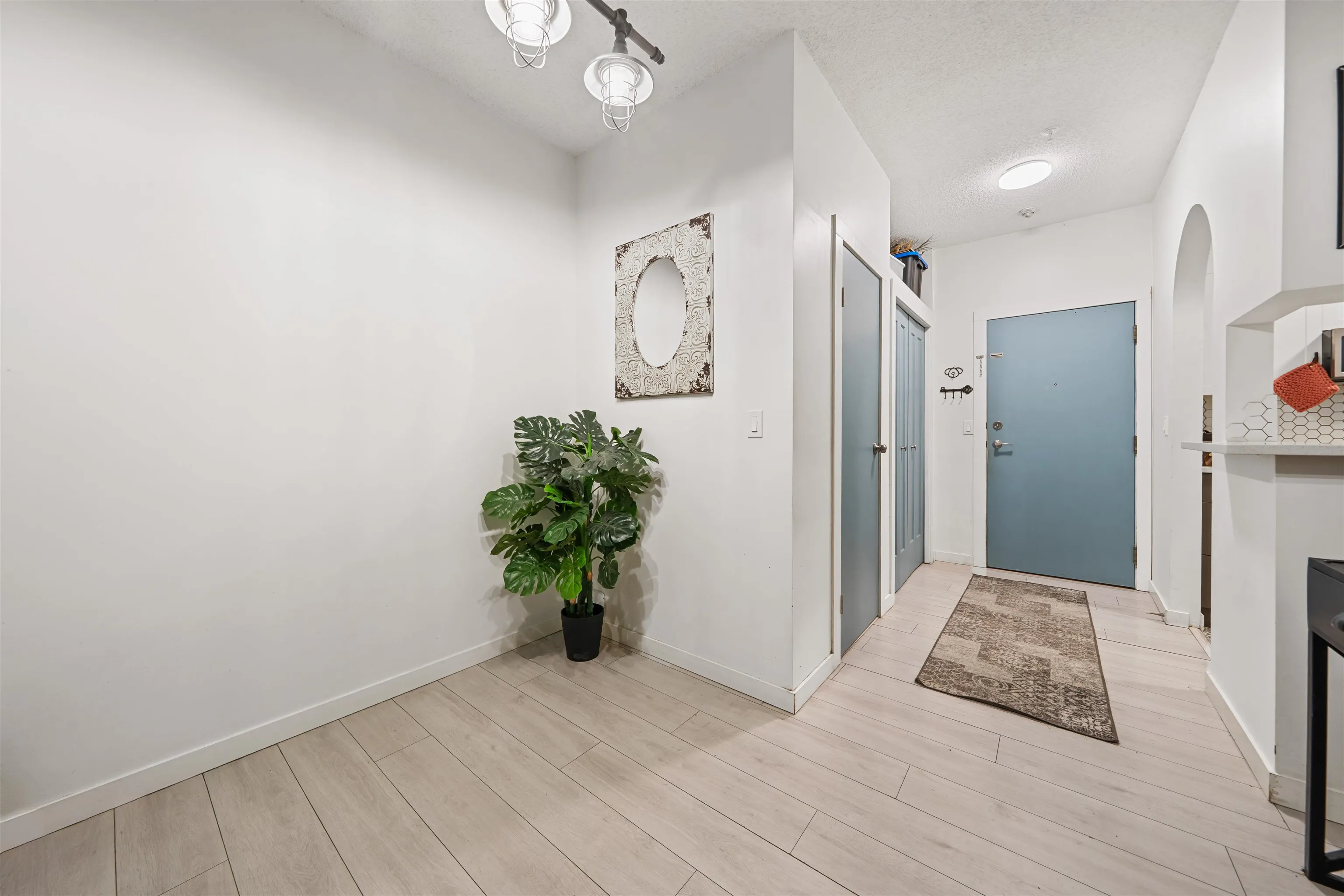 1924 Comox Street #210