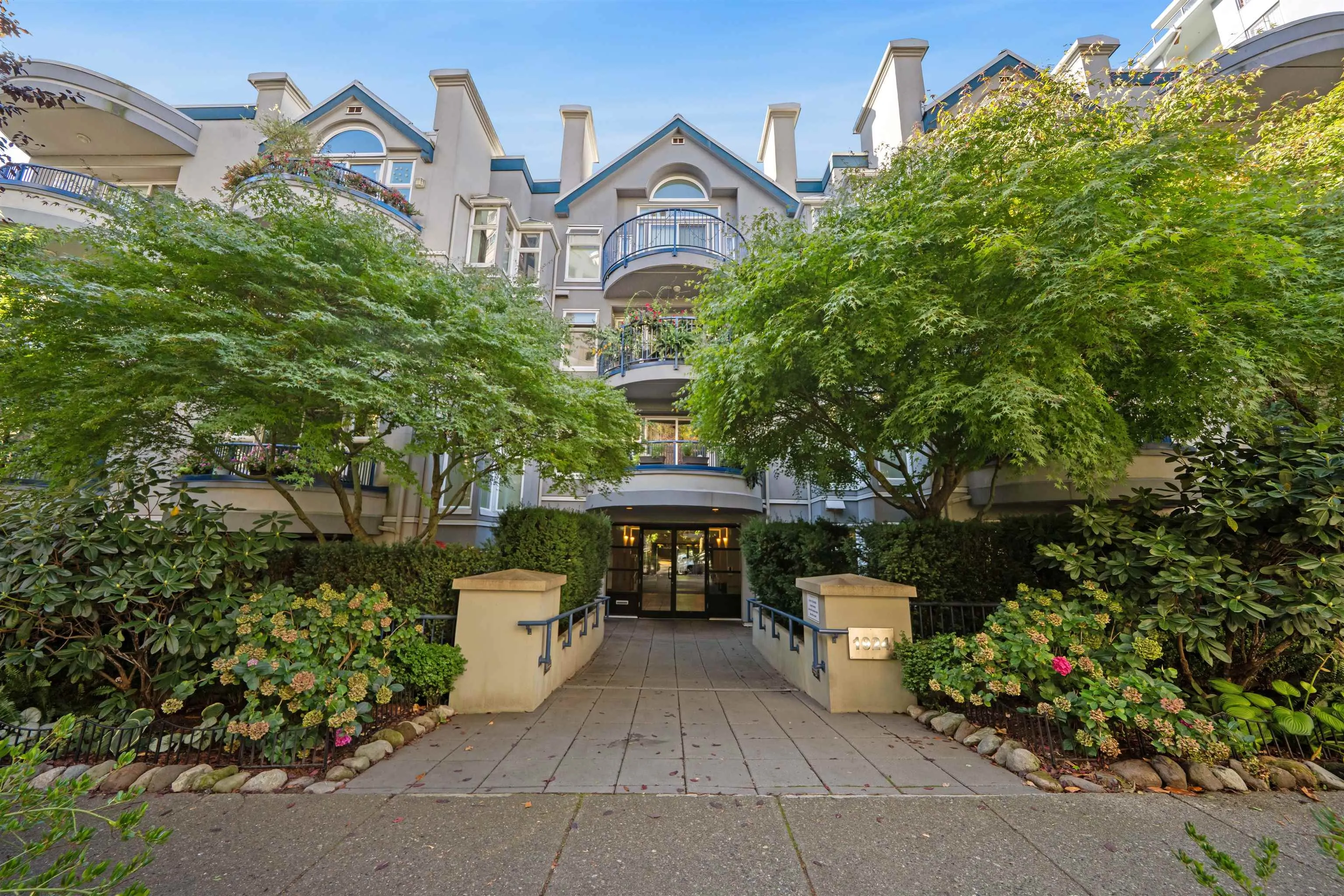 1924 Comox Street #210