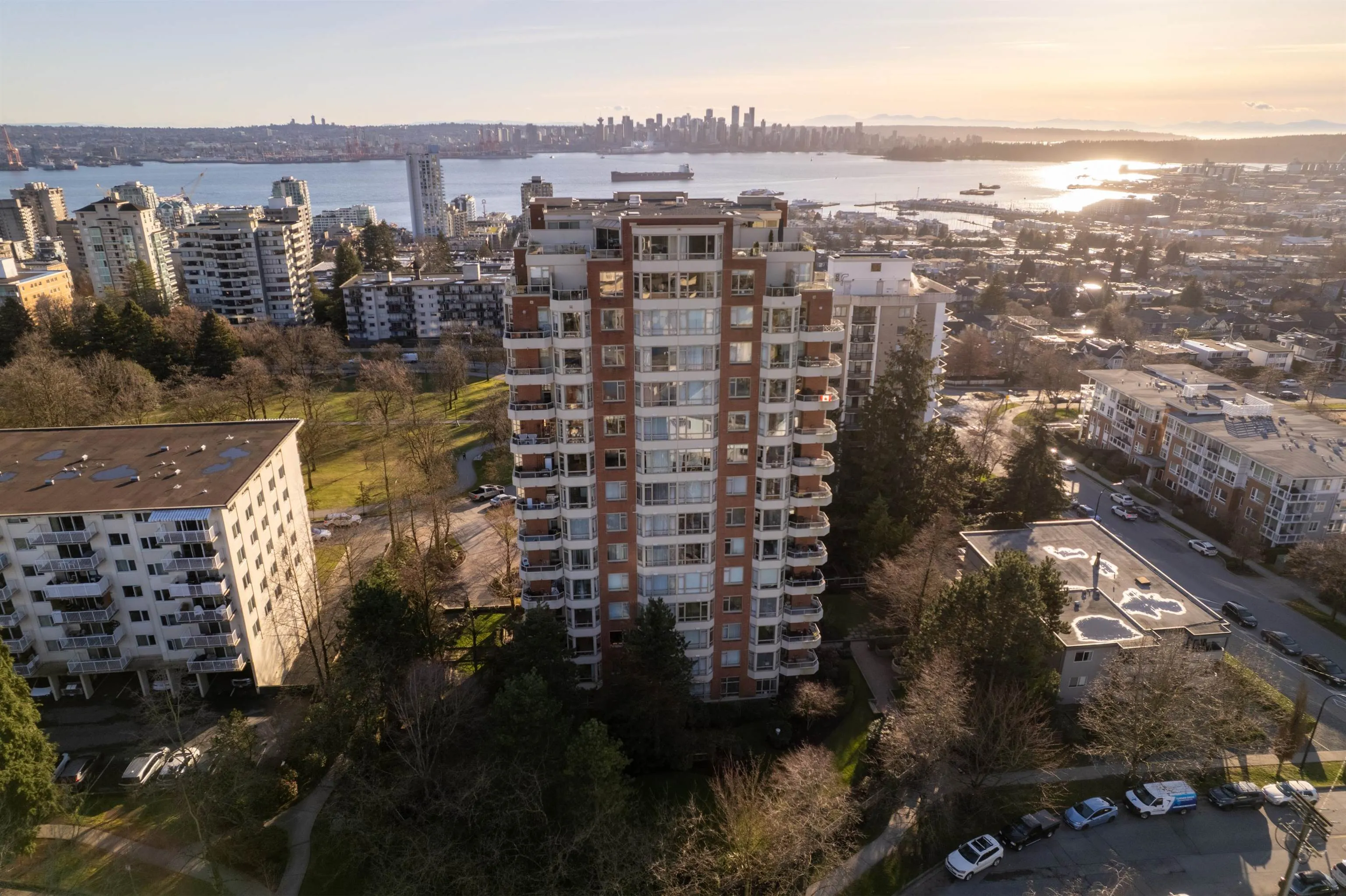 160 W Keith Road #101