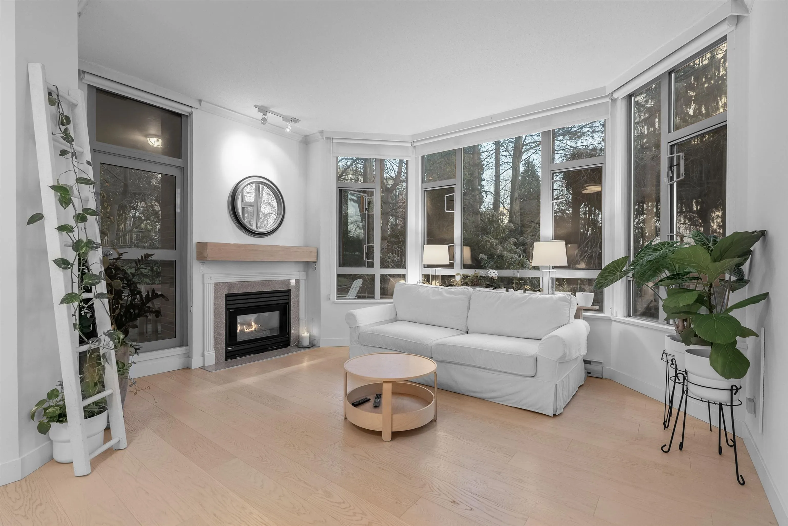 160 W Keith Road #101