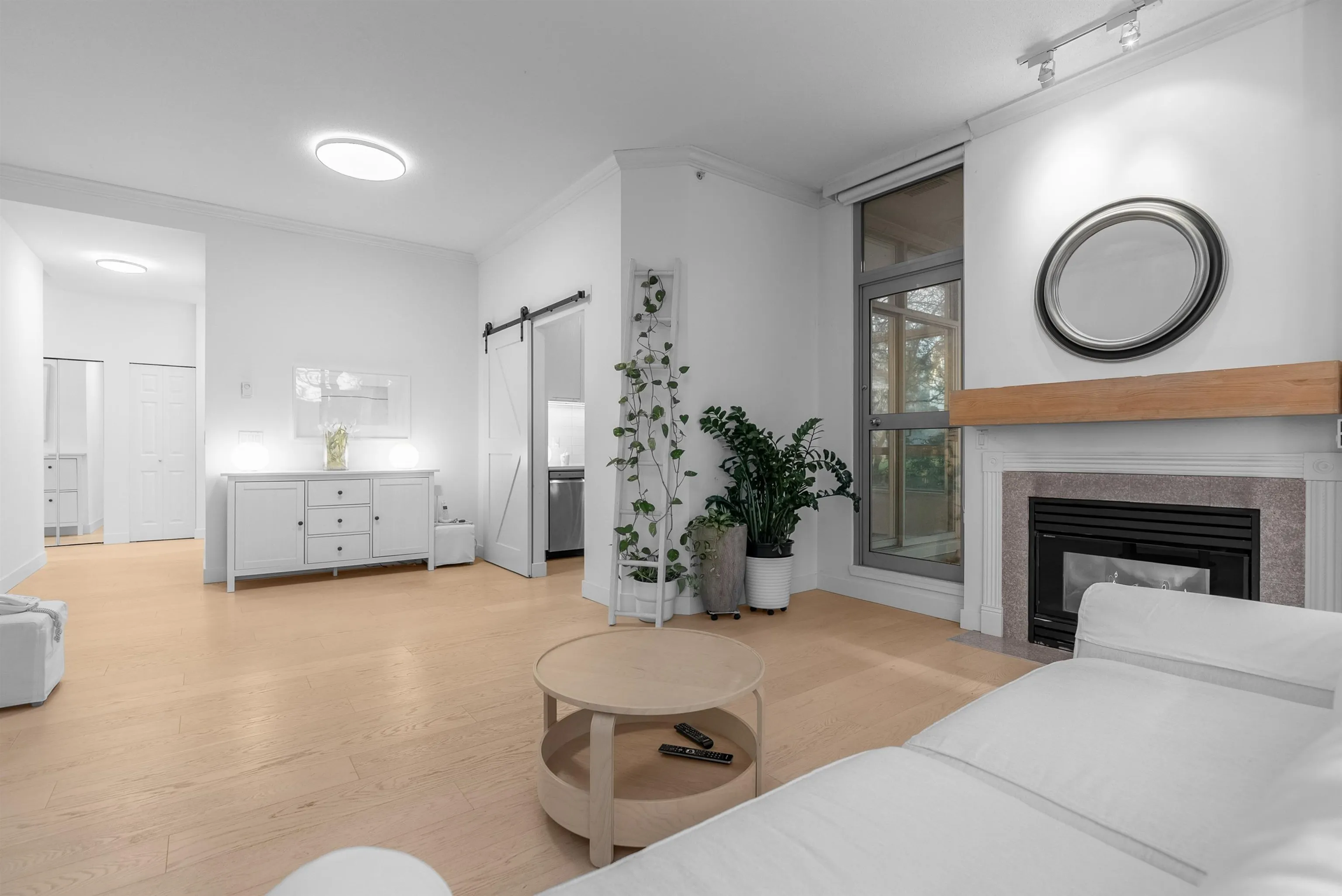 160 W Keith Road #101