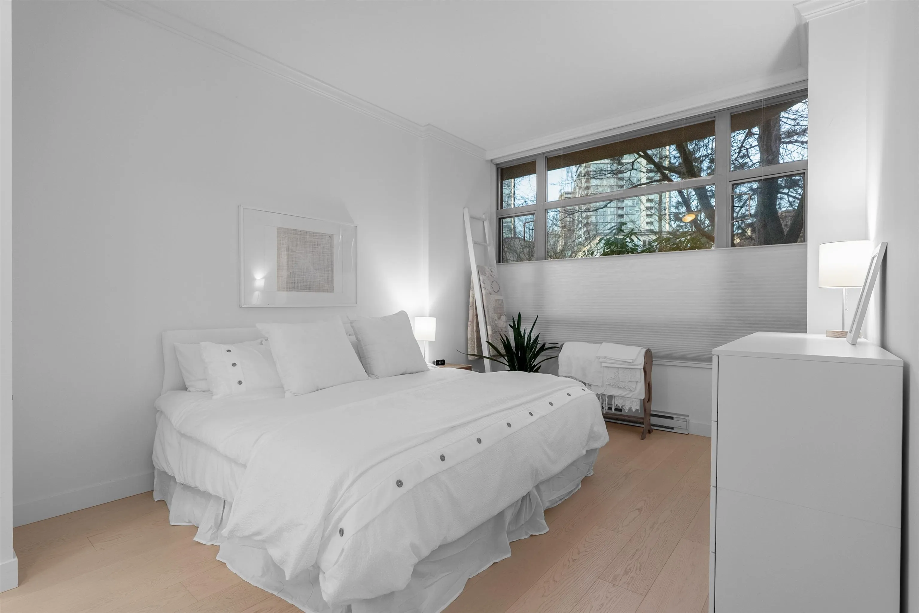 160 W Keith Road #101