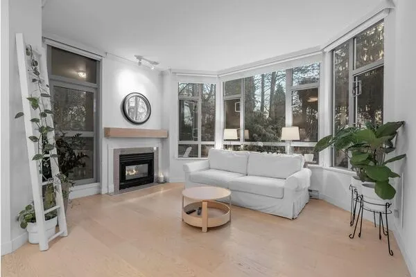 160 W Keith Road #101