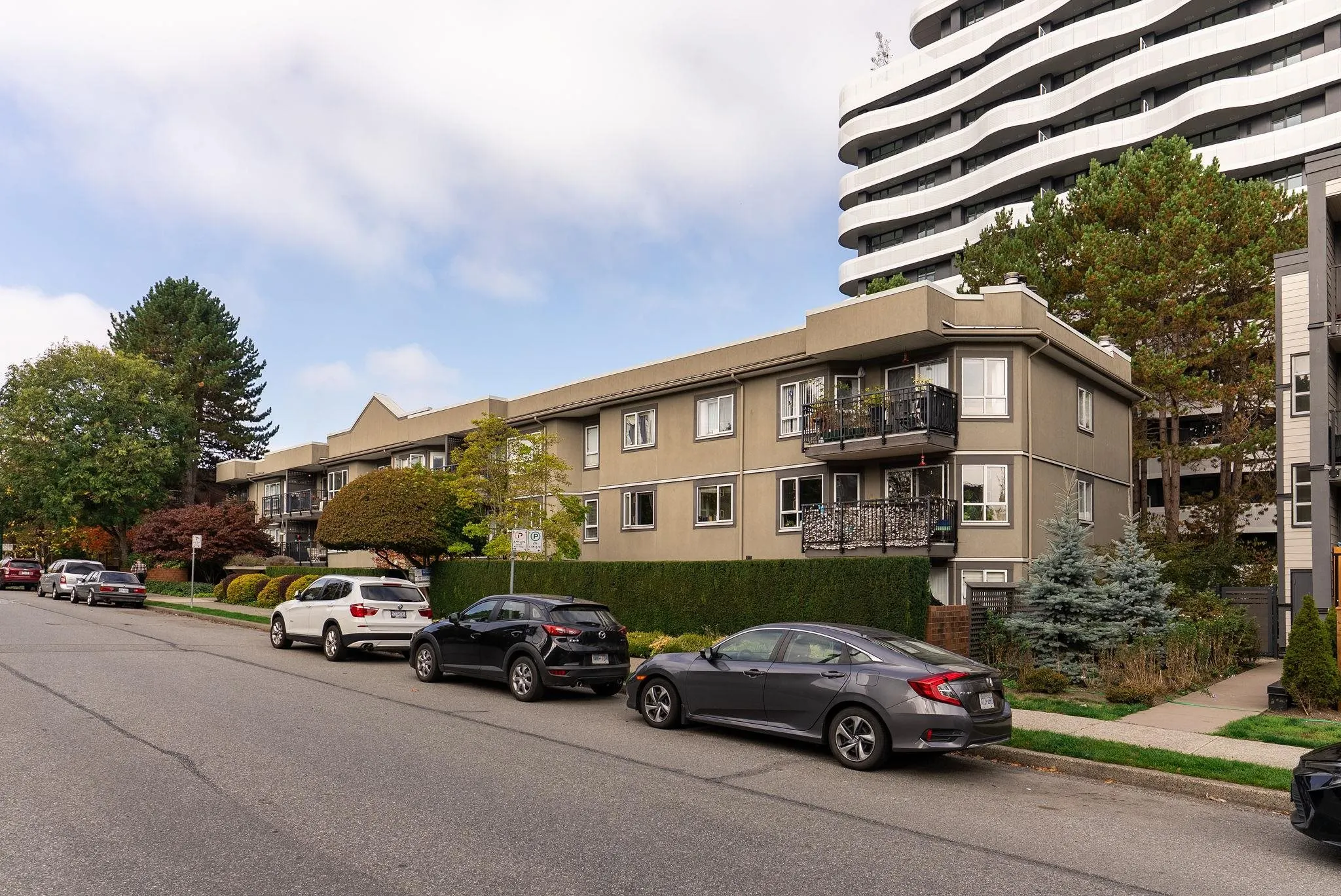 555 W 14th Avenue #119