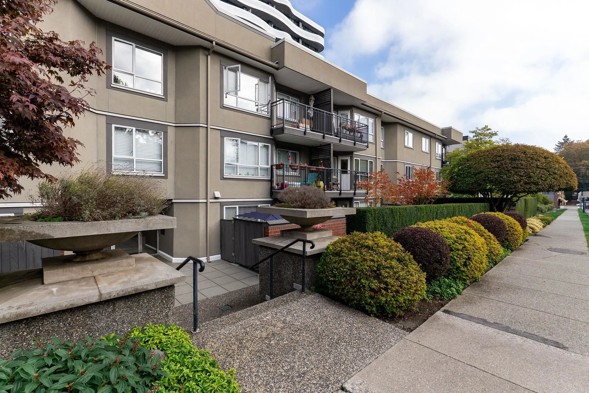 555 W 14th Avenue #119