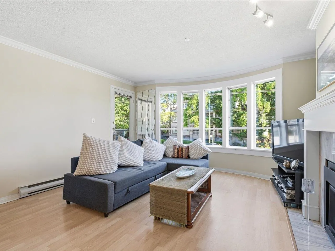3220 W 4th Avenue #201