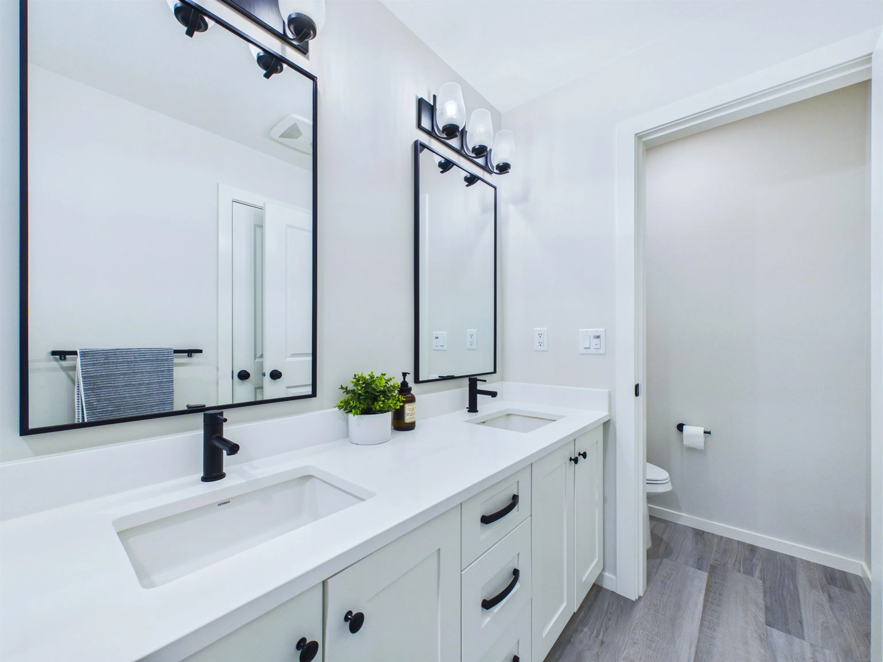 17557 100 Avenue #29