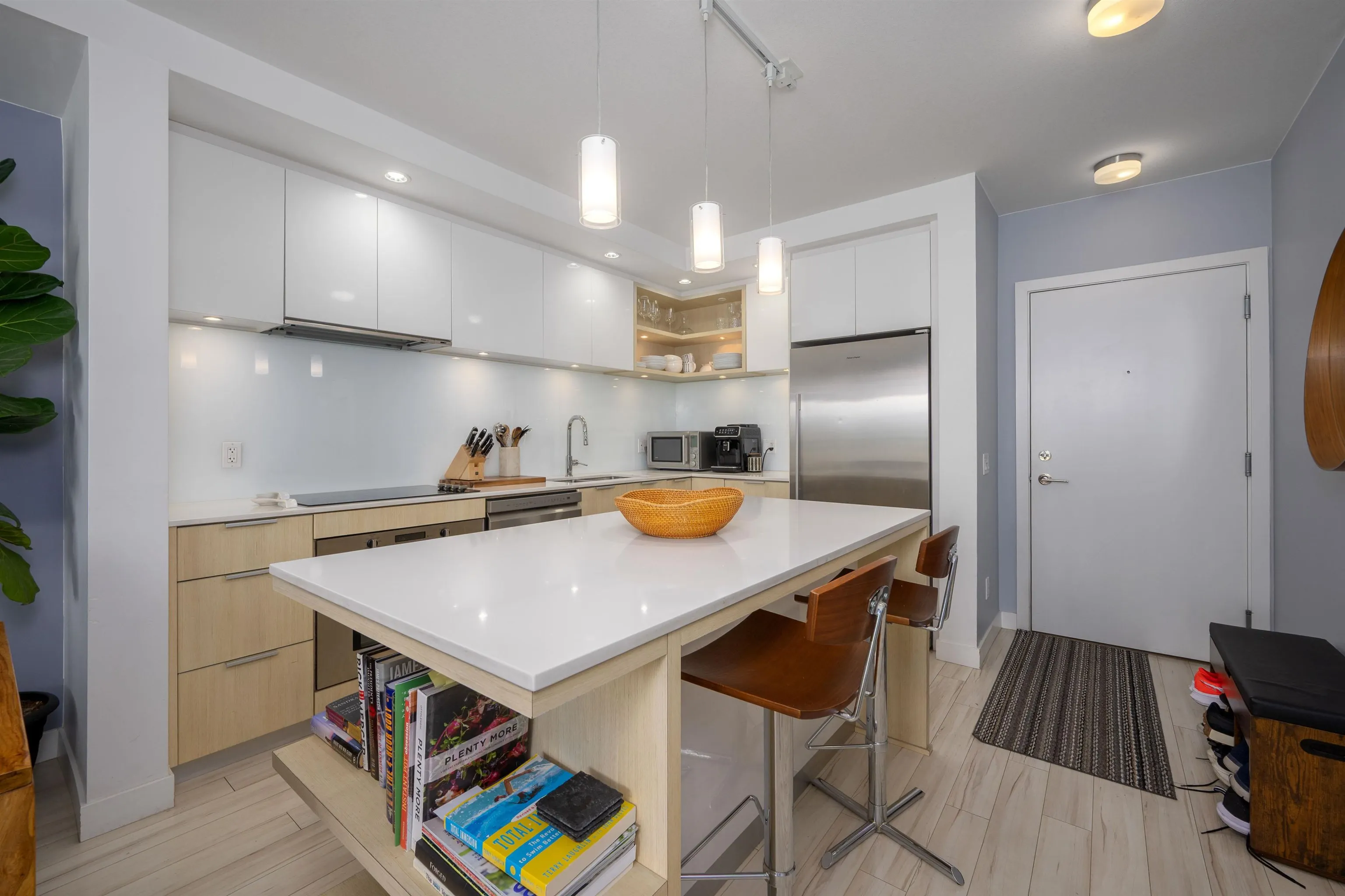 111 E 3rd Street #409