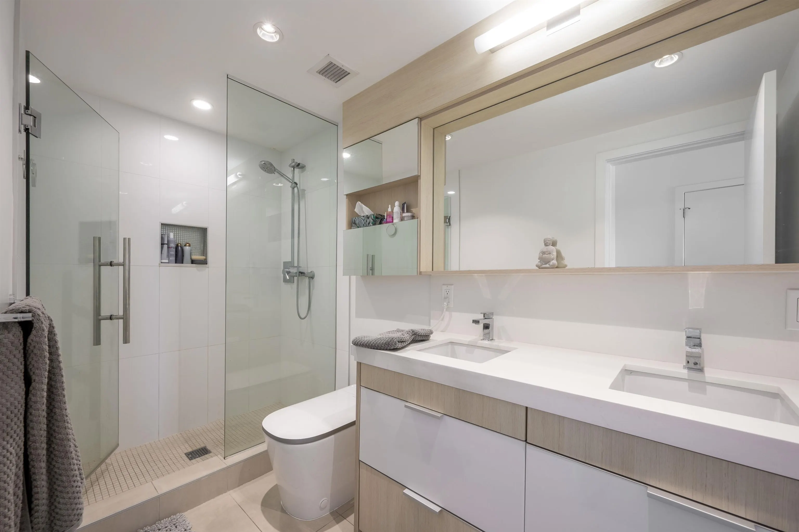 111 E 3rd Street #409