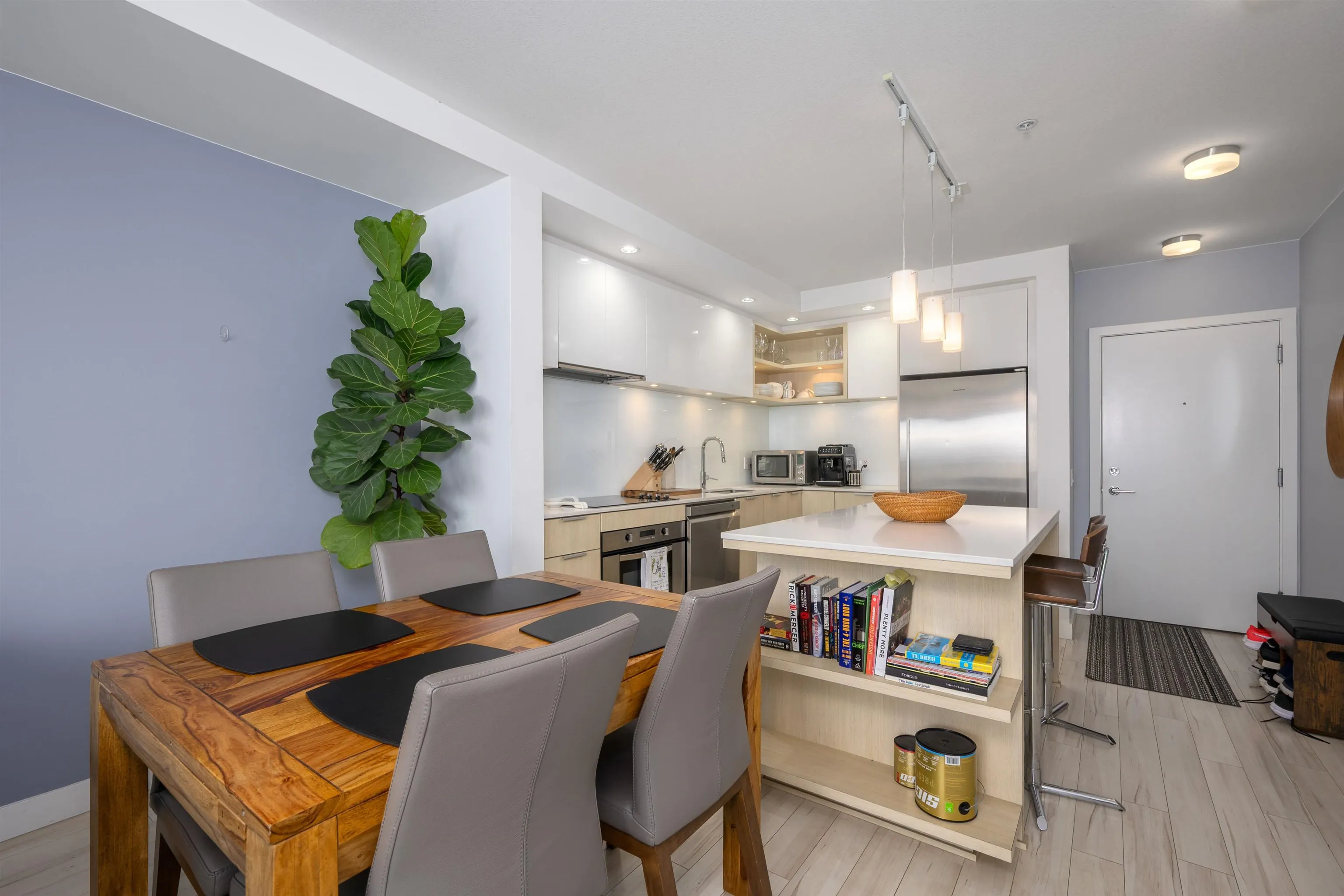 111 E 3rd Street #409