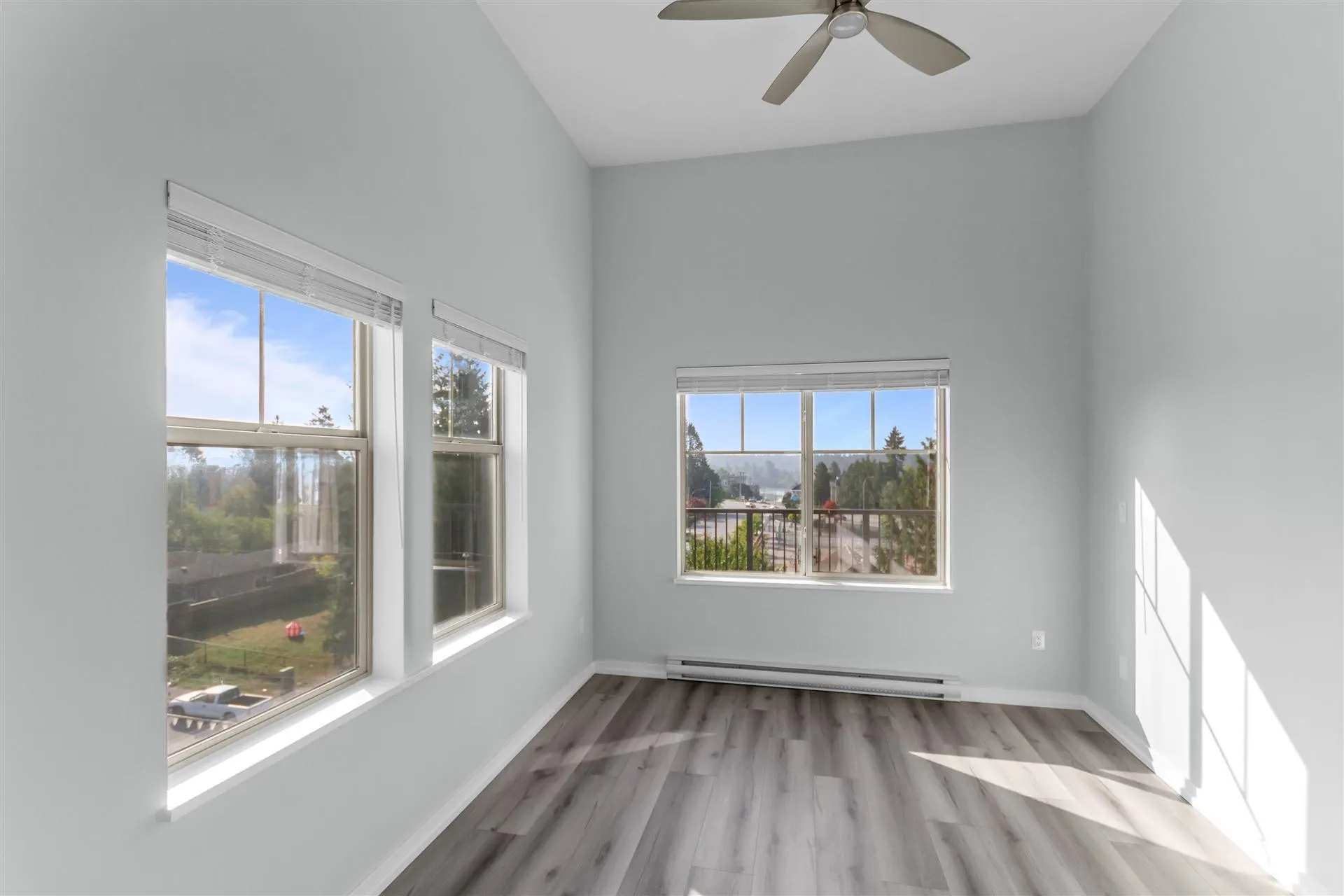 22290 North Avenue #406