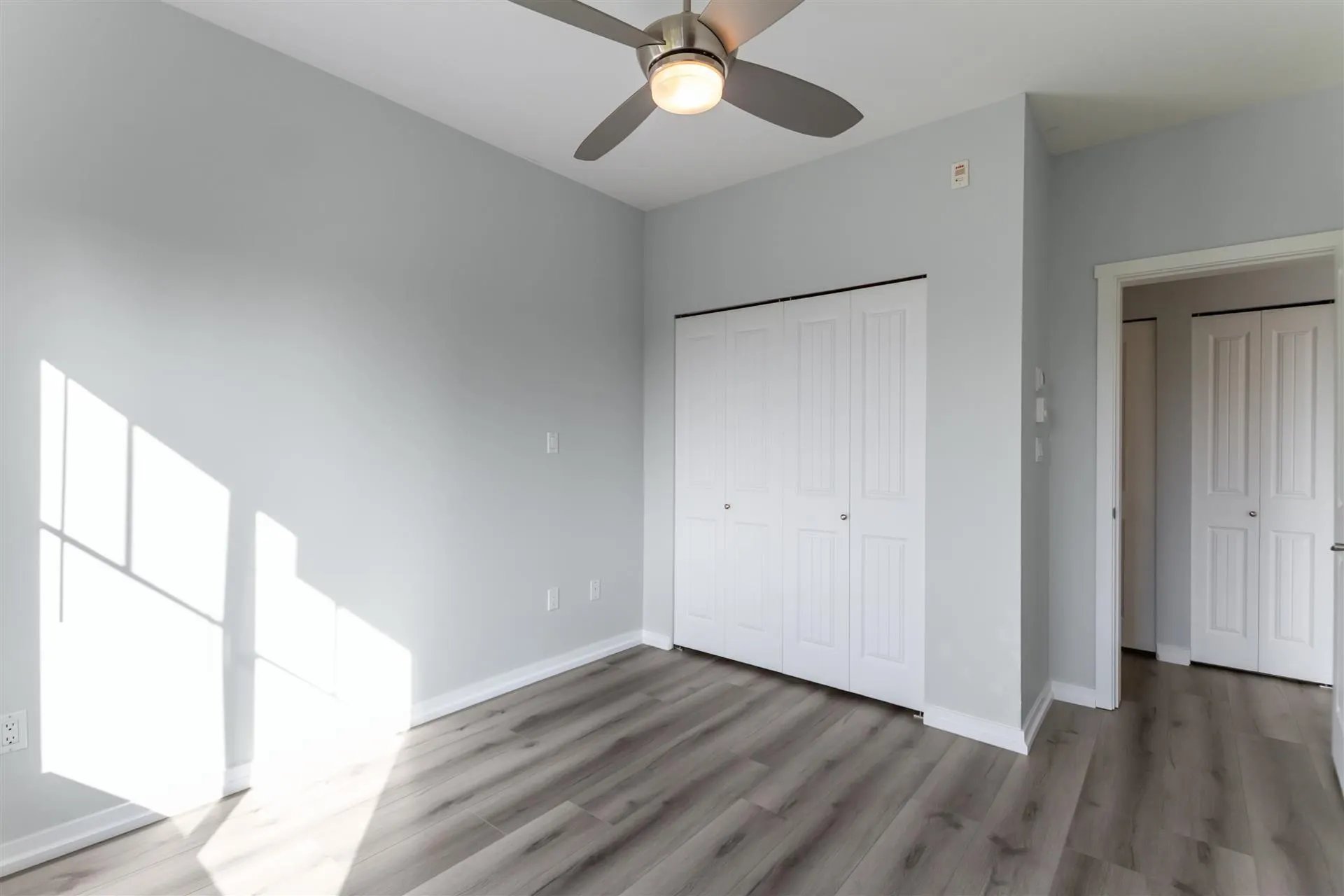 22290 North Avenue #406
