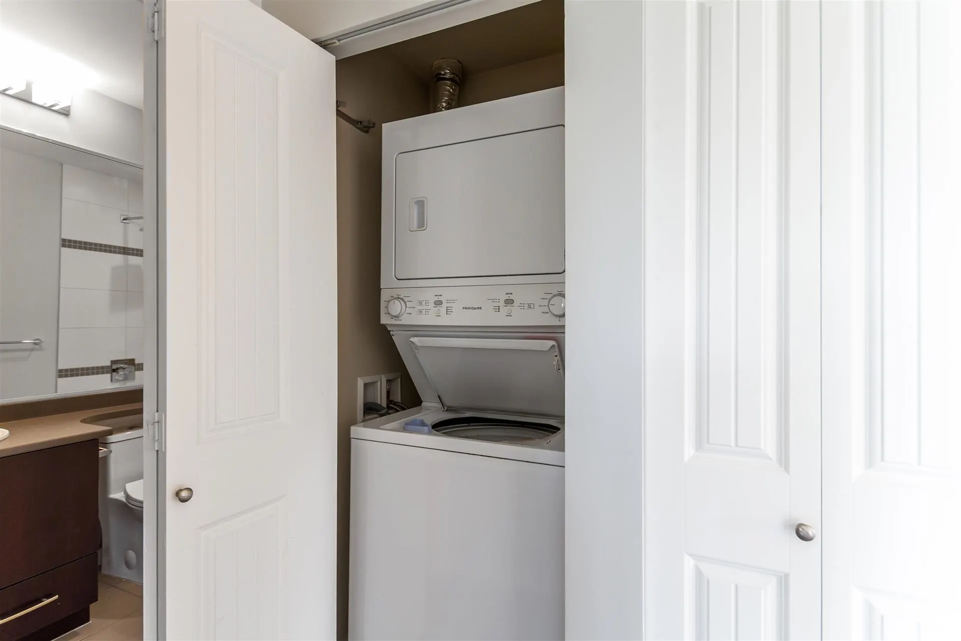22290 North Avenue #406