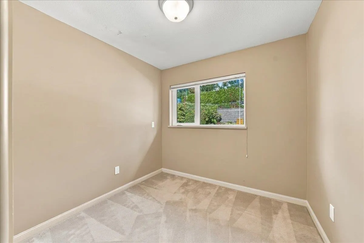 2790 Chelsea Close