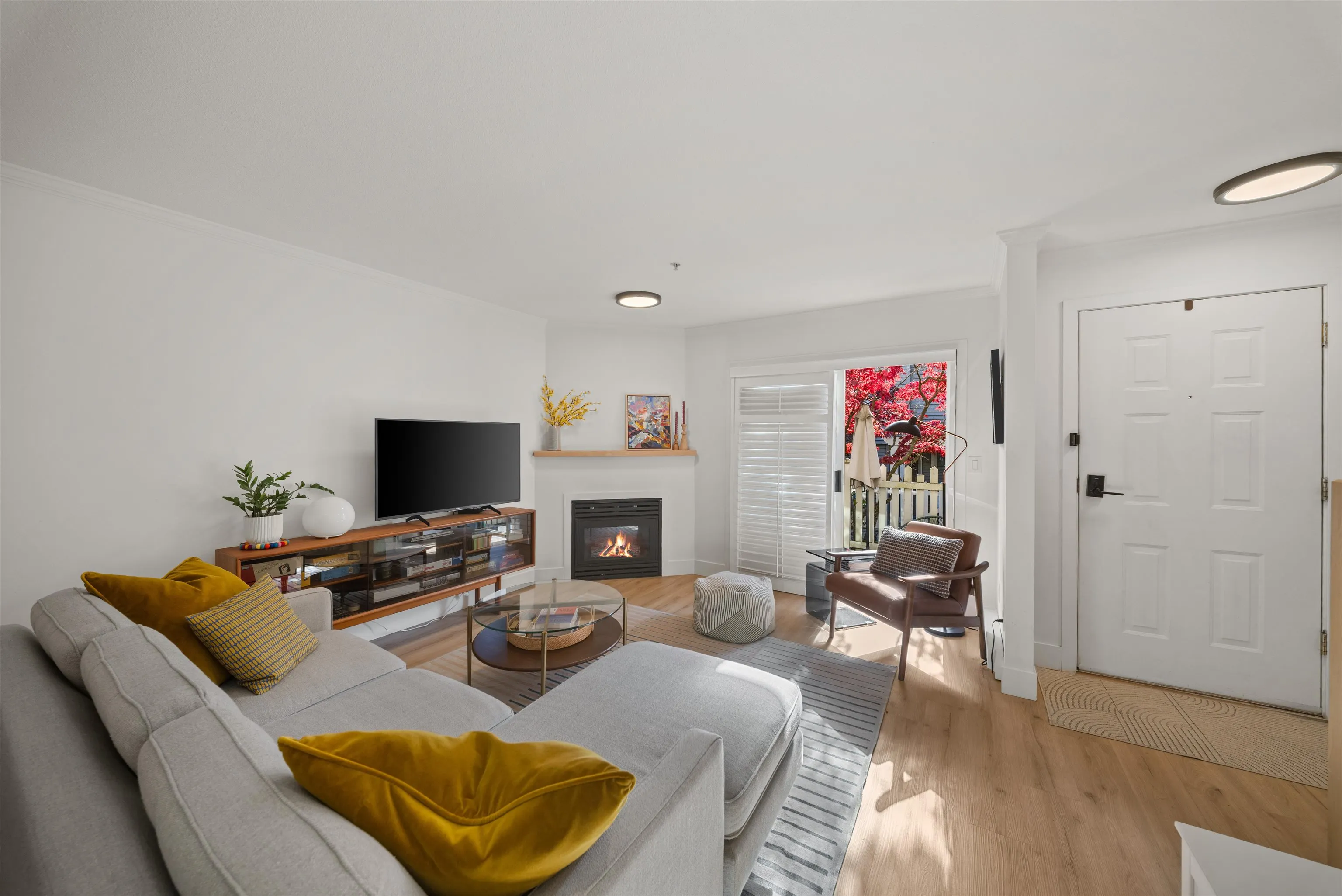 222 E 5th Street #18